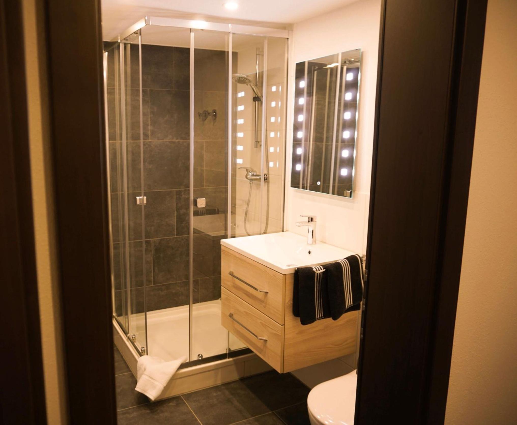 Economy Double Room - Photo 5