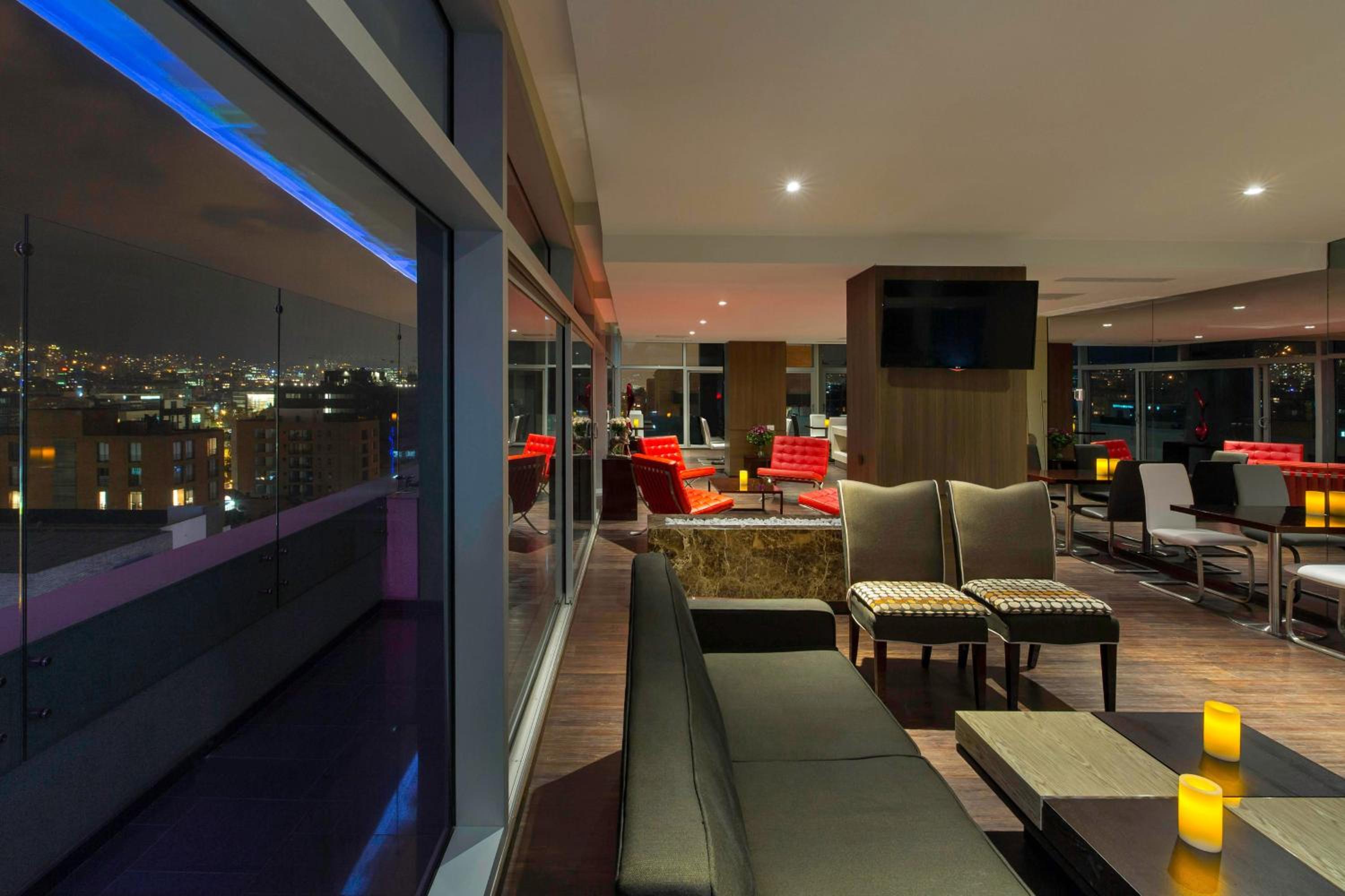 Junior Suite, Club level, 1 Bedroom Junior Suite, 1 King photo 3