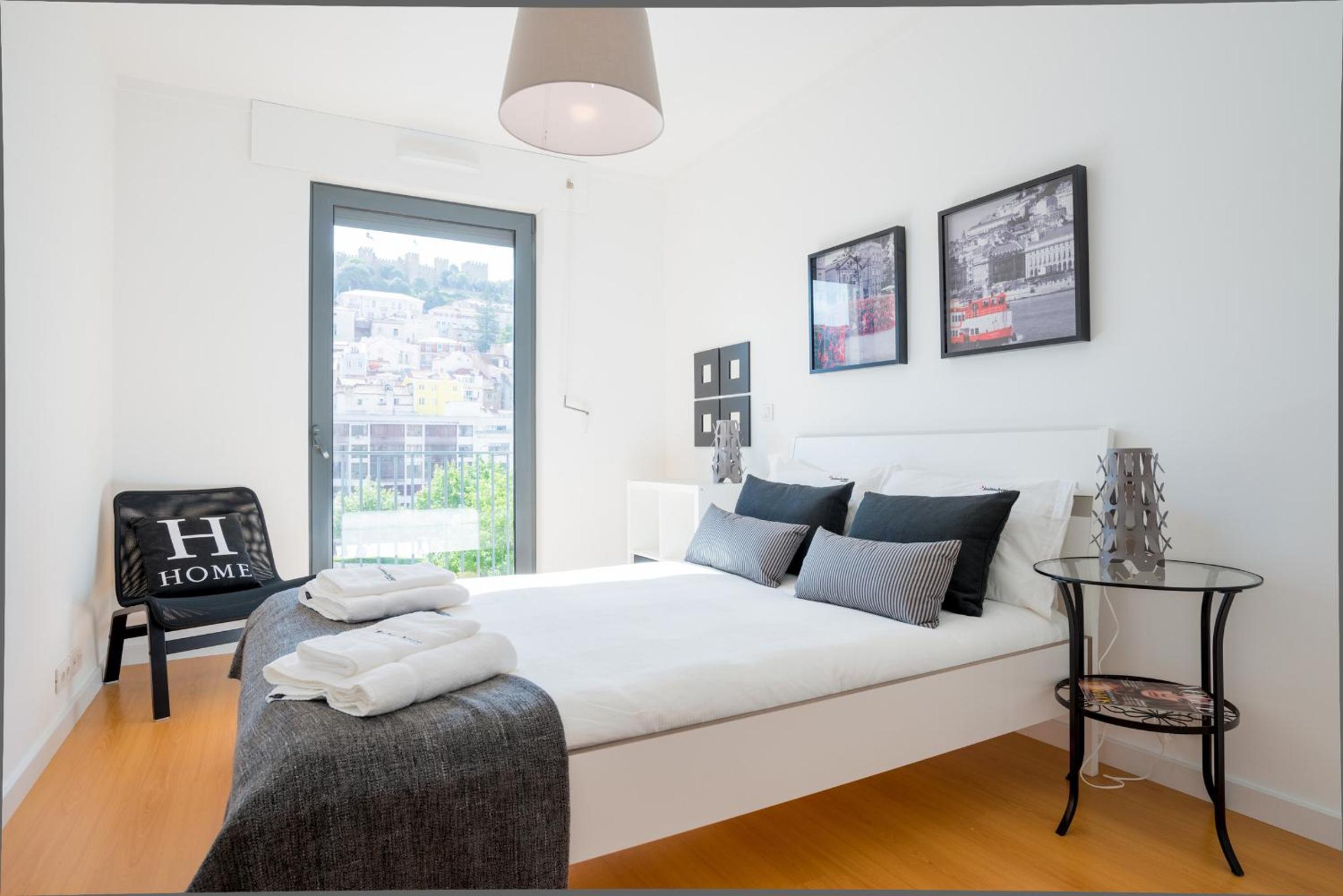 Two-Bedroom Apartment - Photo 5