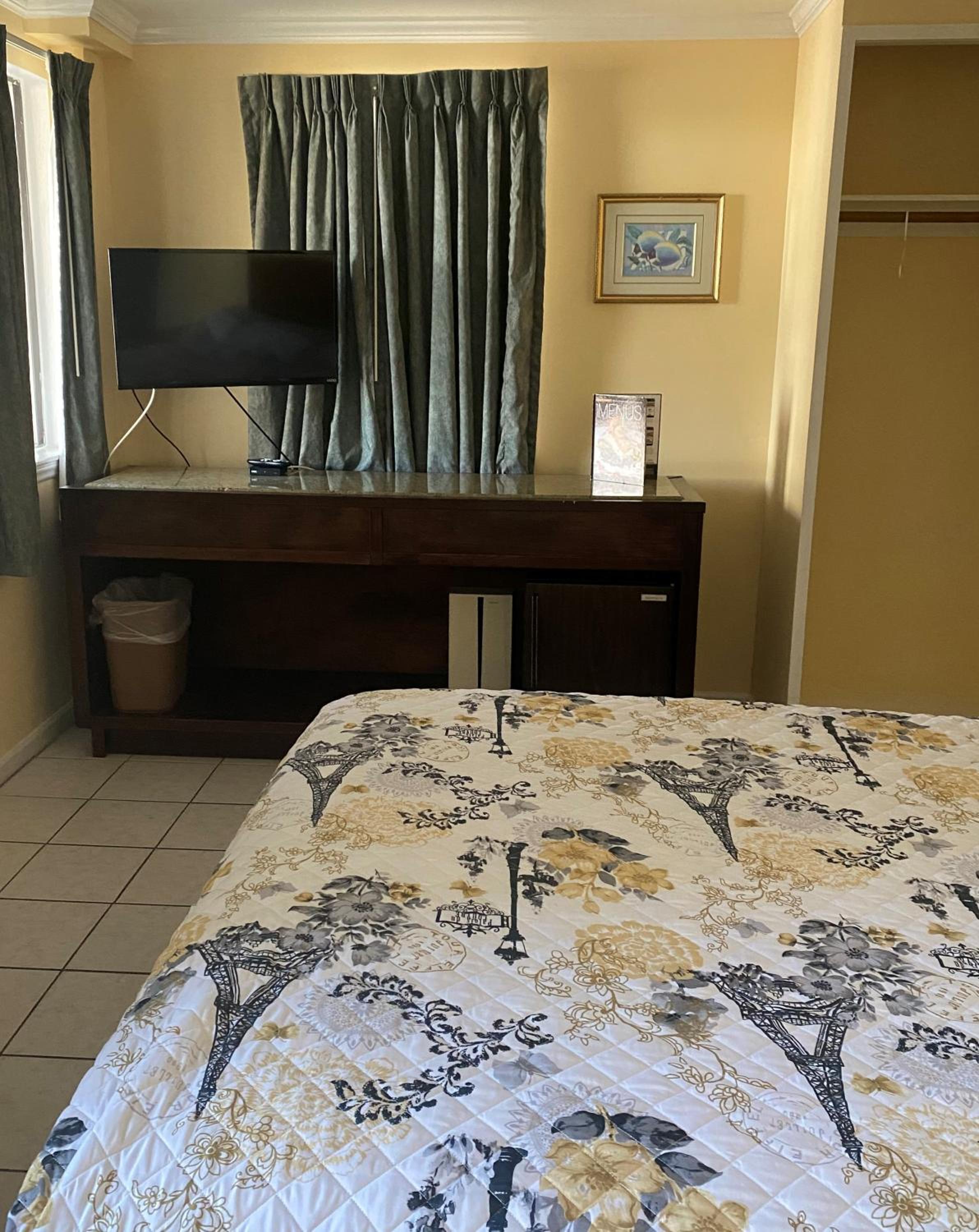 Queen Room photo 3
