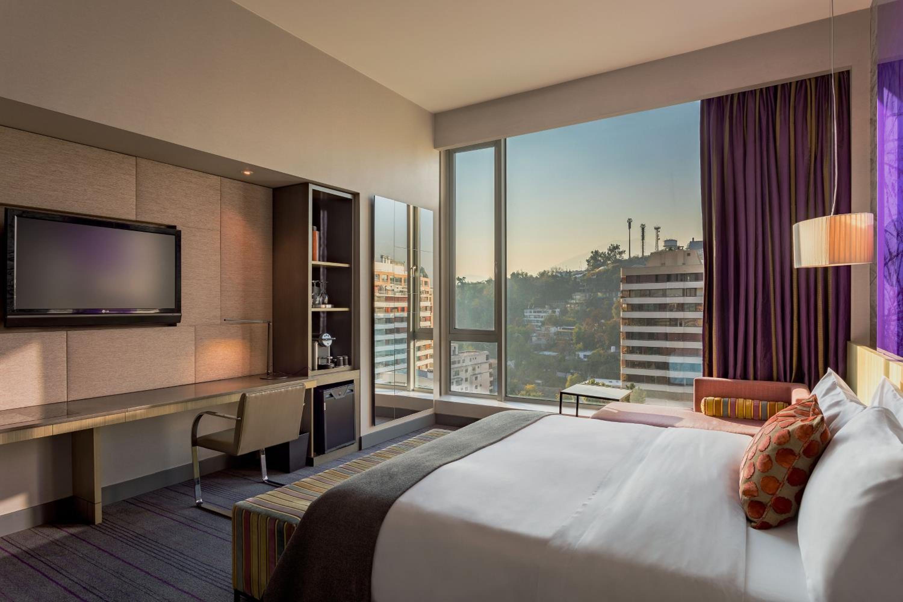 Wonderful, Guest room, 1 King, City view - Photo 4