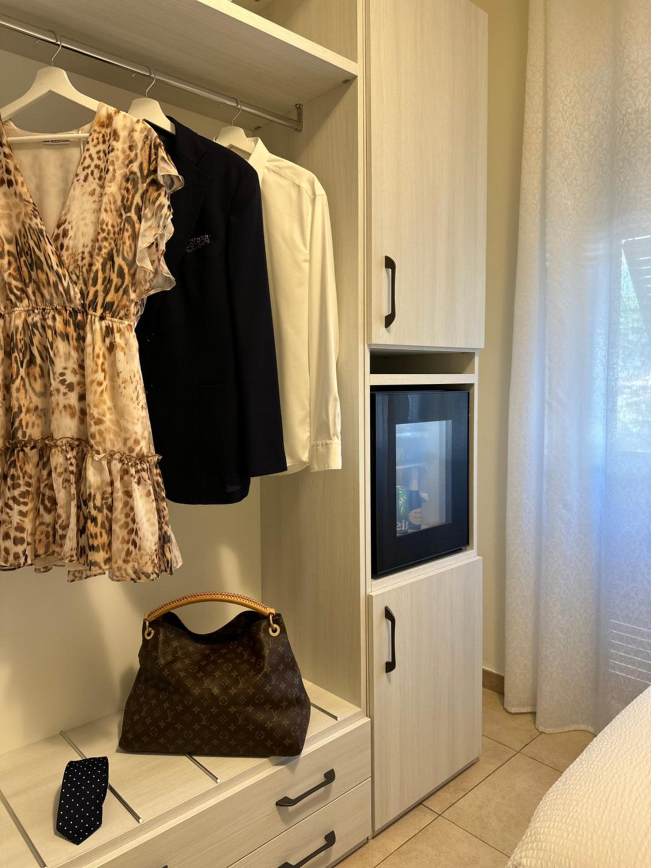 Double or Twin Room - Photo 3