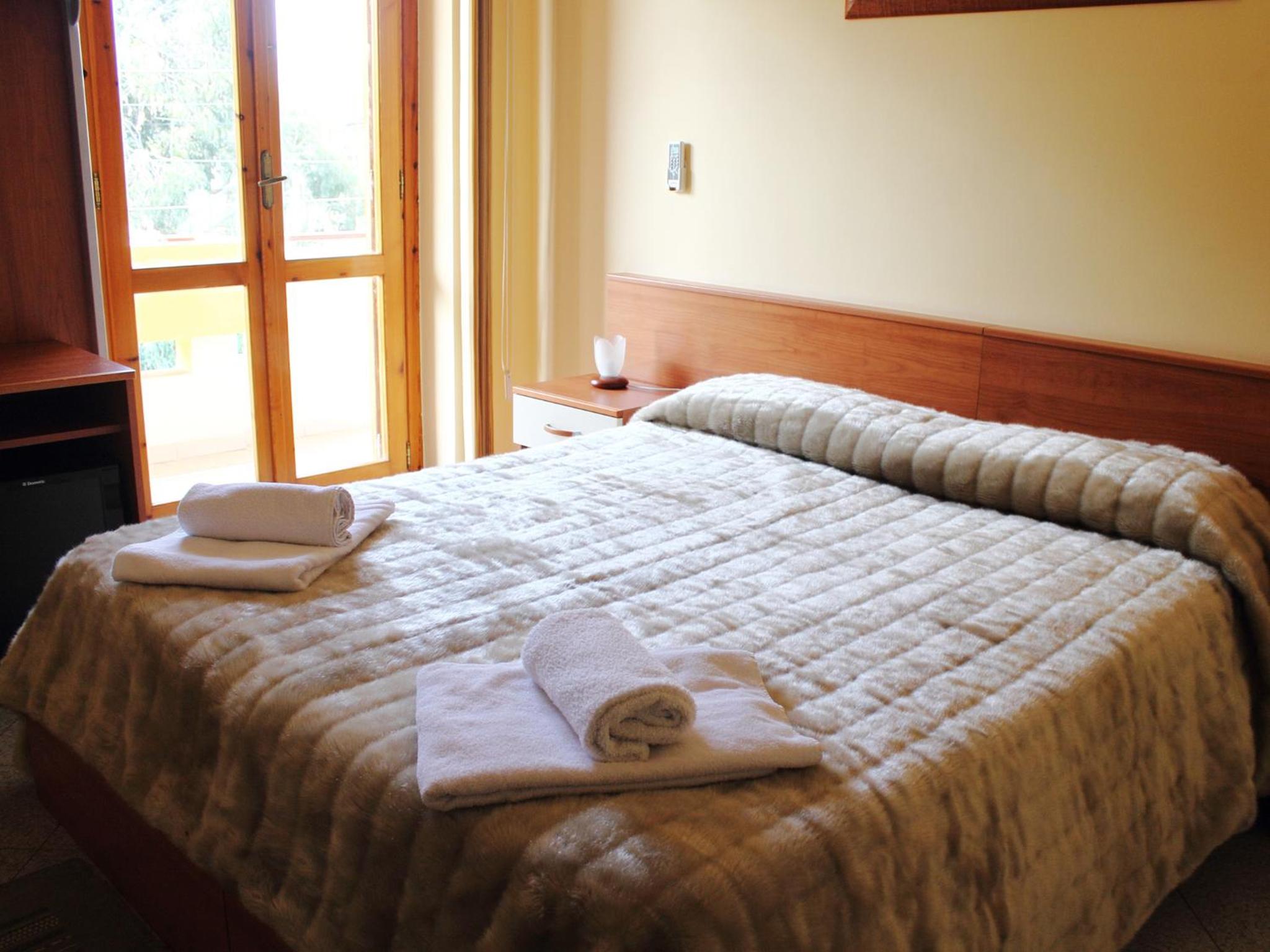 Double or Twin Room with Sea View - Photo 7