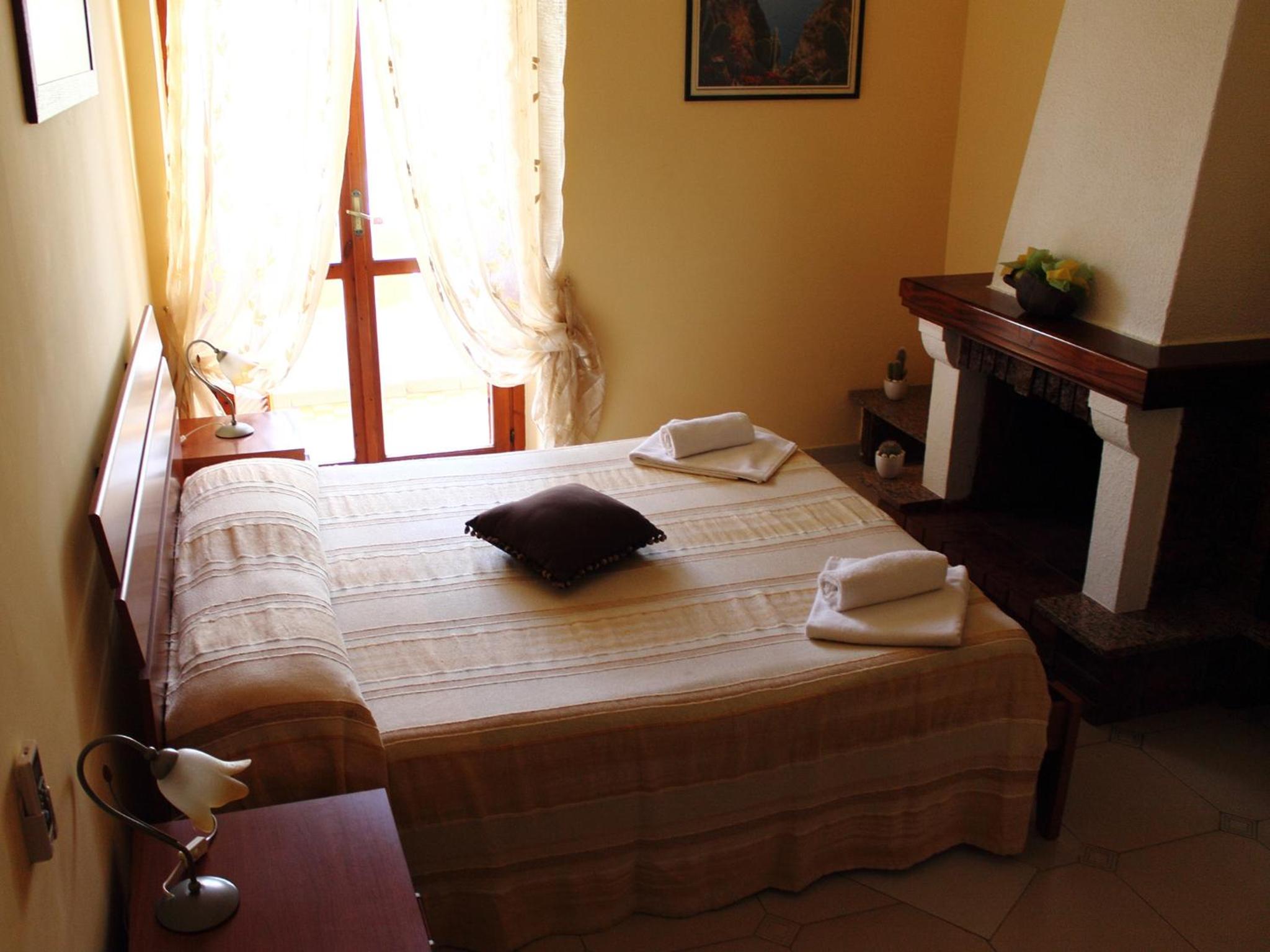 Double or Twin Room with Sea View - Photo 9