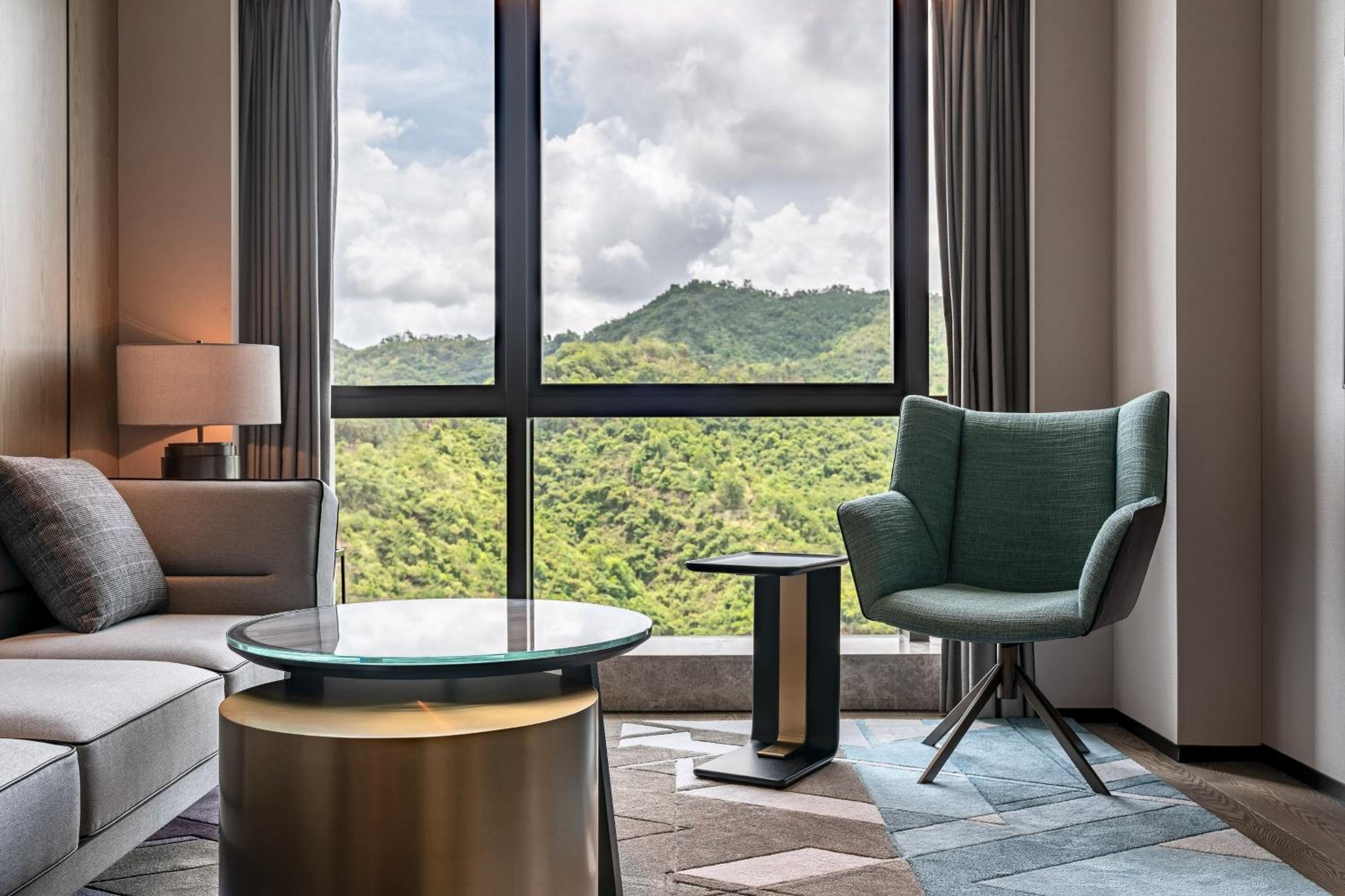 King Suite with Park View photo 3