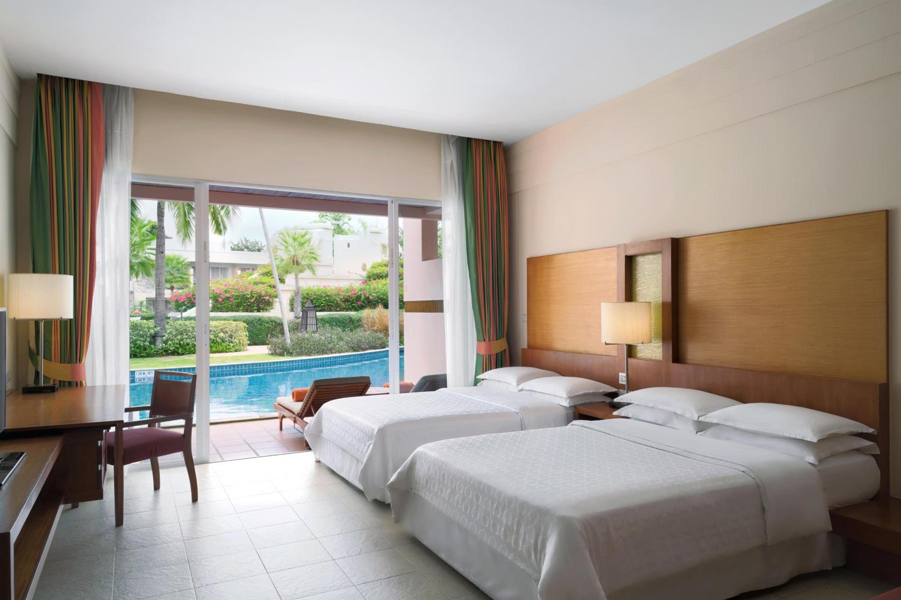 Lagoon Access, Guest room, 2 Double, Poolside view - Photo 2