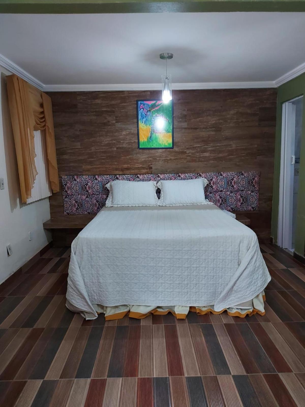 Deluxe Queen Suite