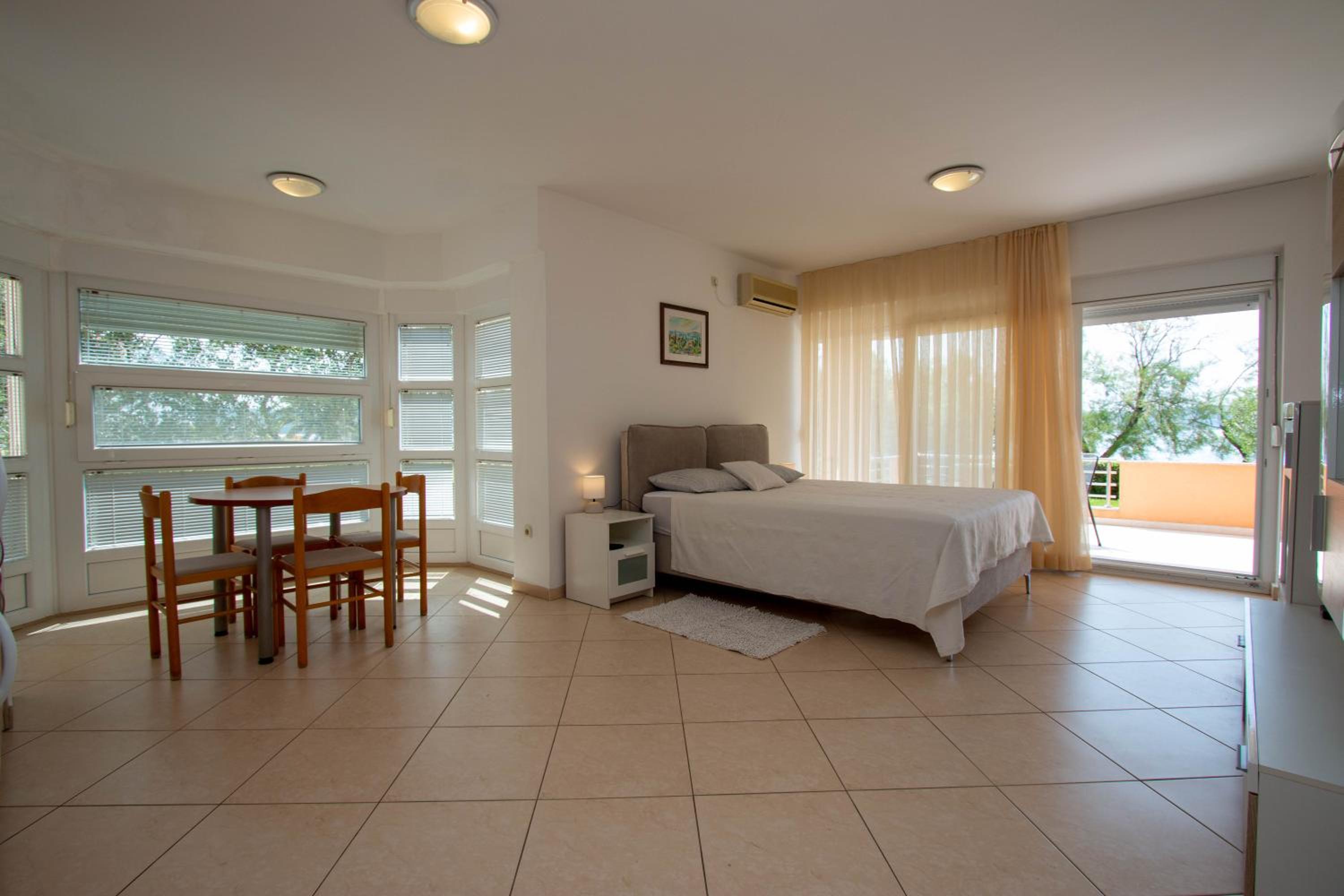 Studio Apartment with Sea View photo 2