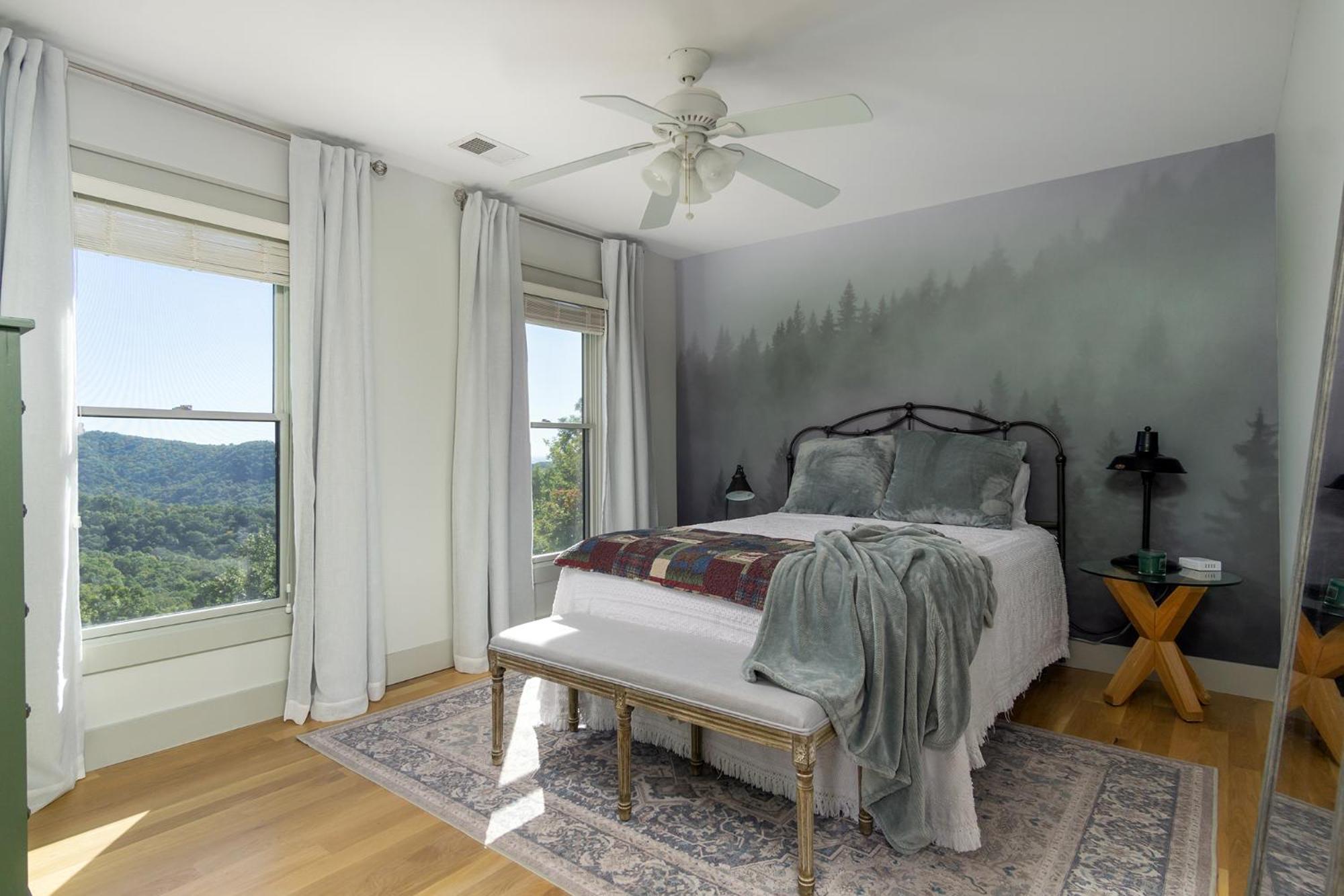 Four-Bedroom House photo 1