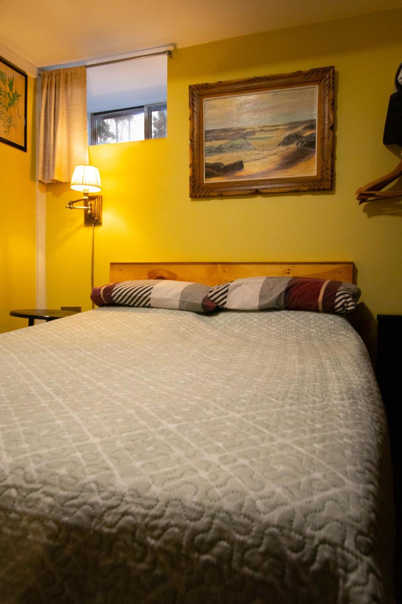 Double Room with Shared Bathroom photo 3