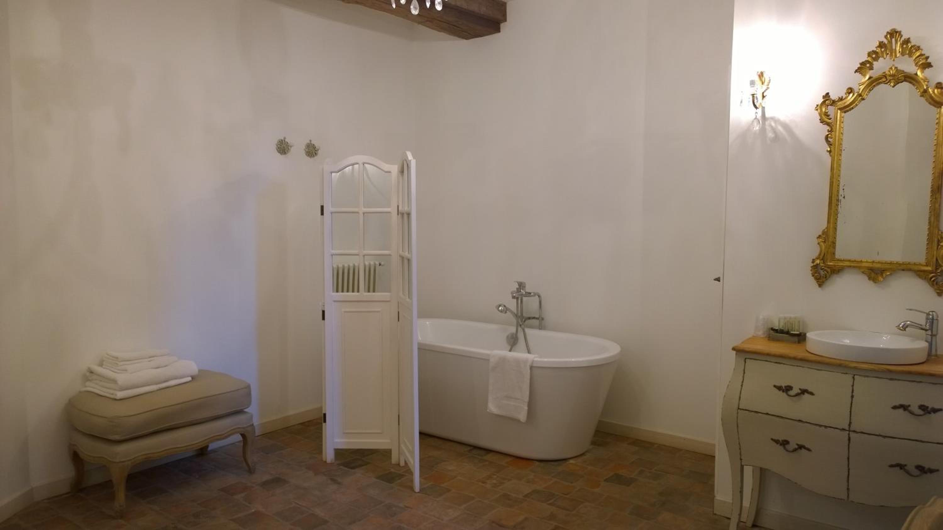 Suite - Photo 2