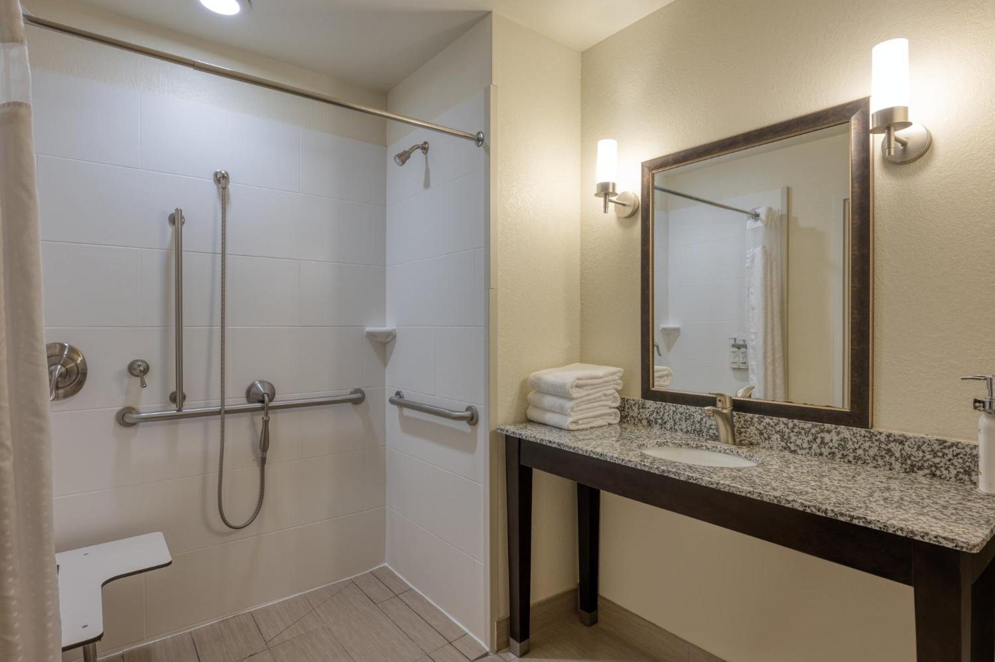 King Room - Disability Access photo 2