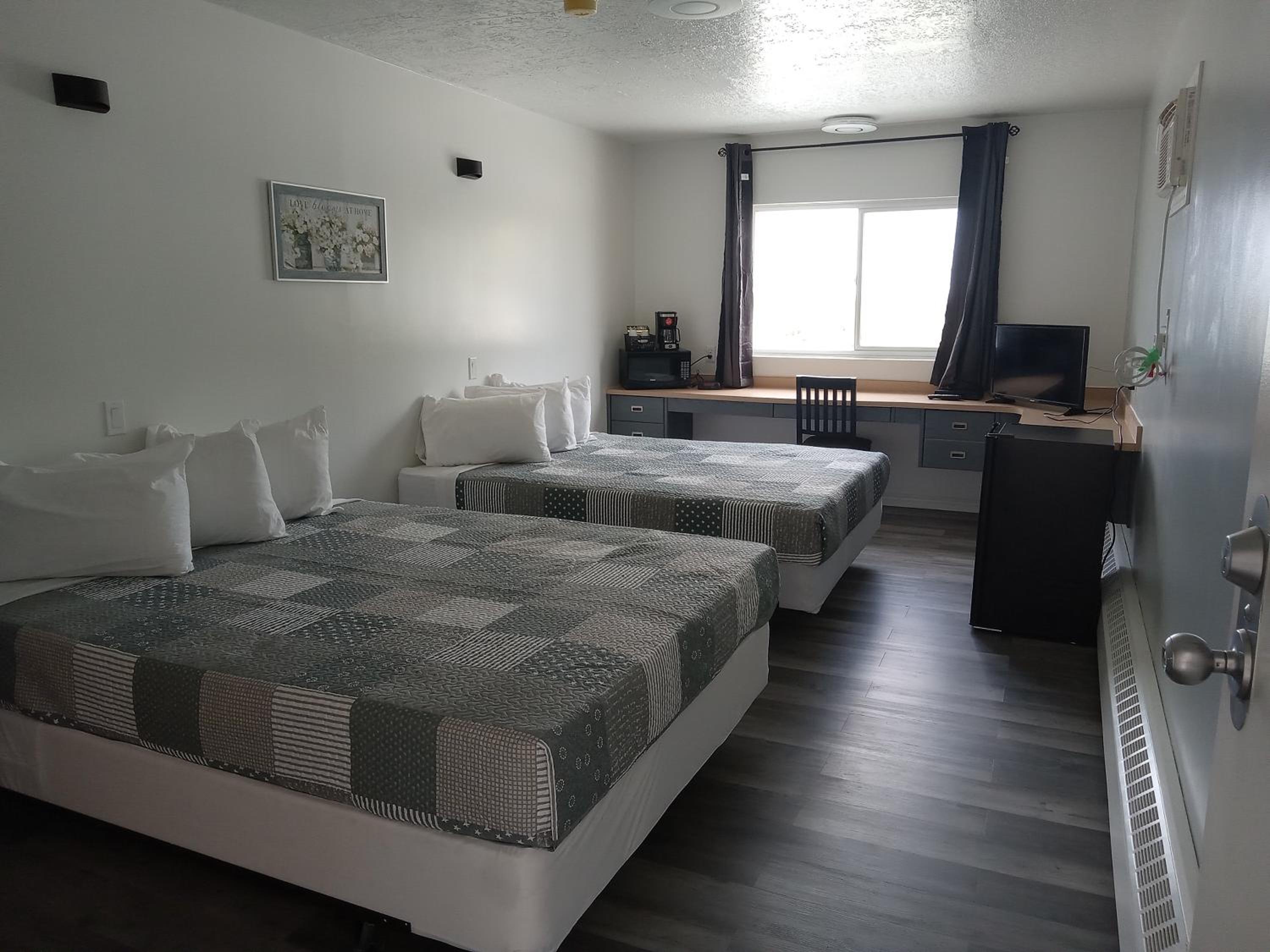 Queen Room with Two Queen Beds - Non-Smoking