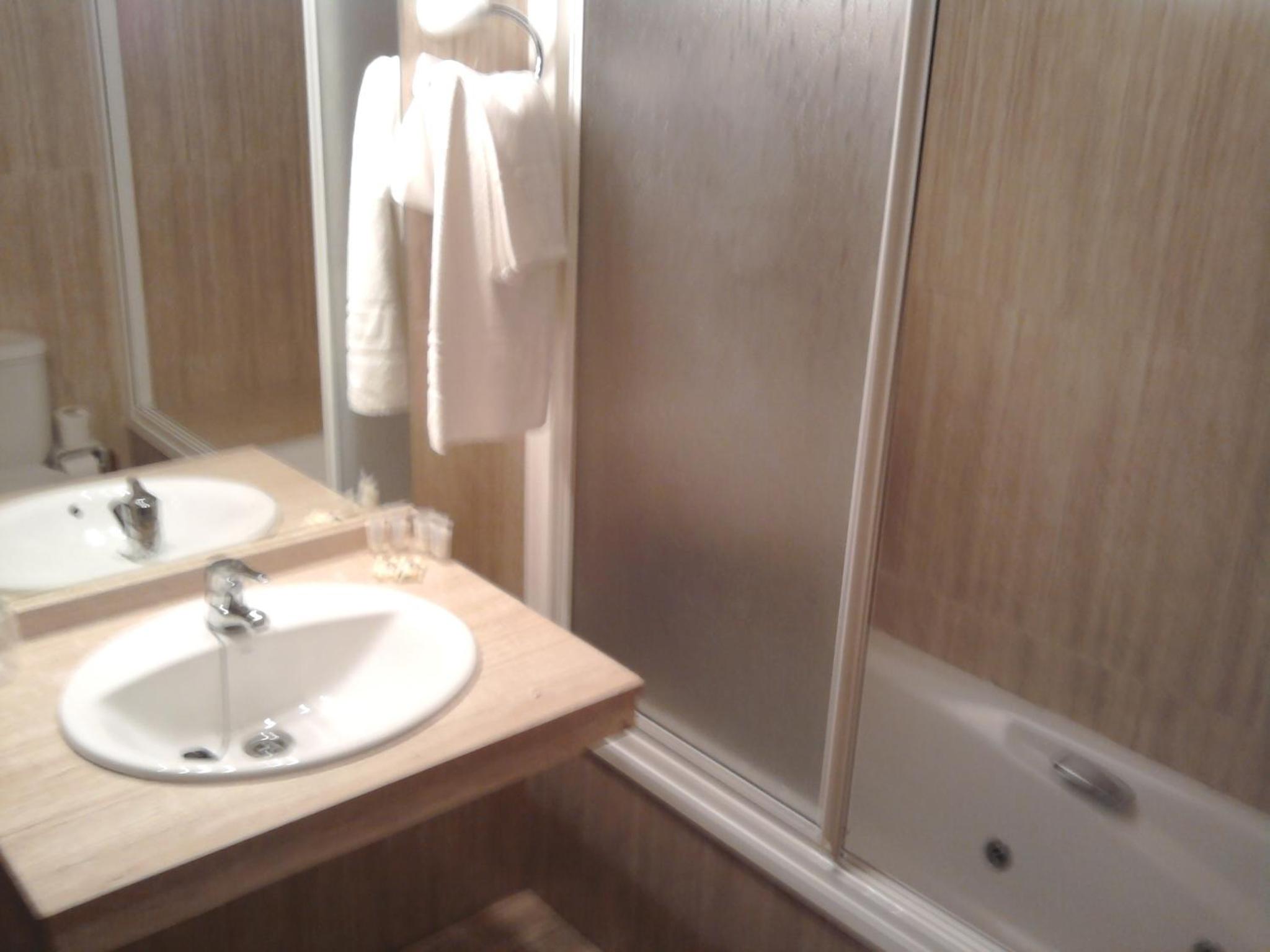Double Room - Photo 4