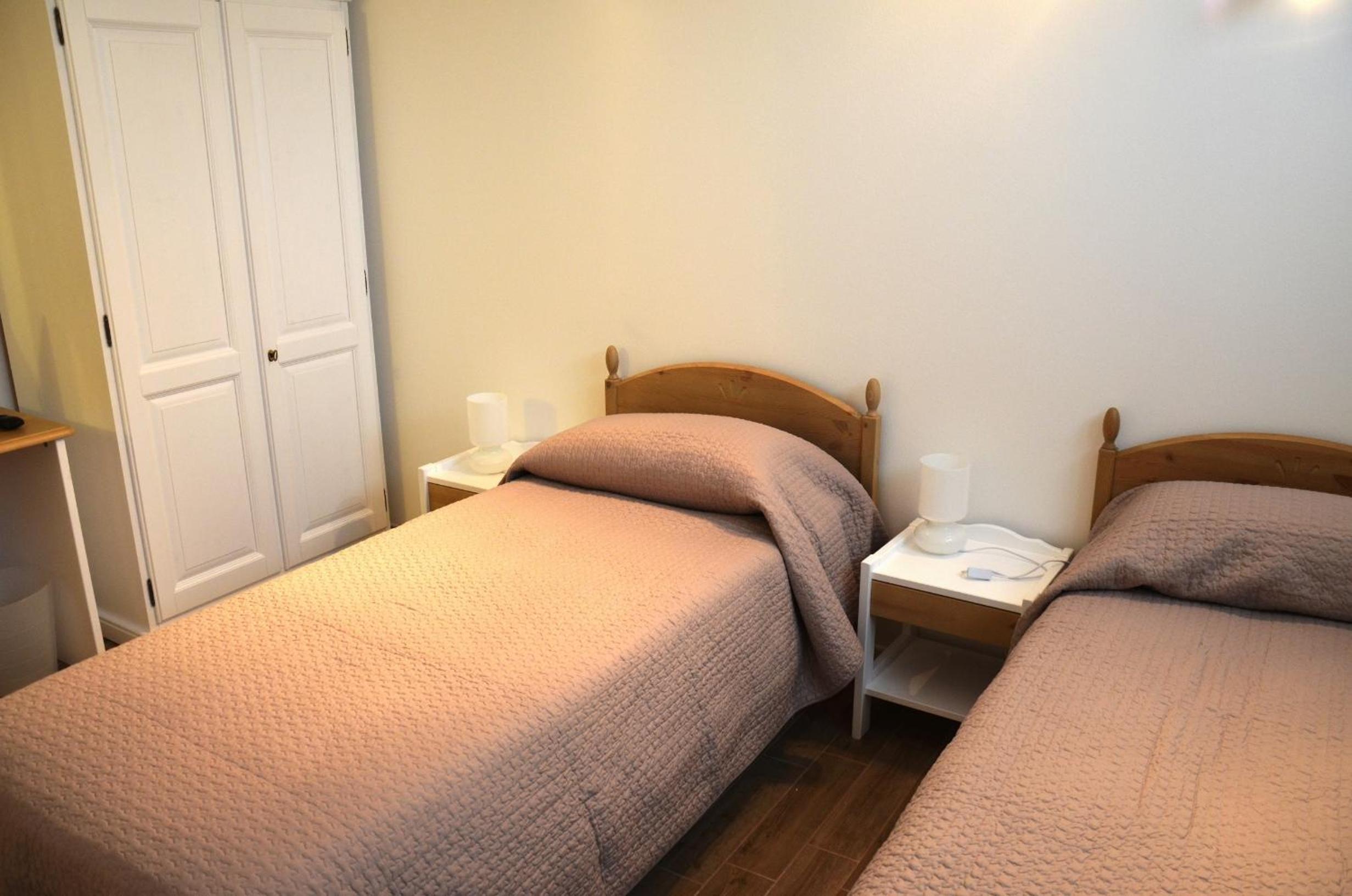 Twin Room - Photo 1