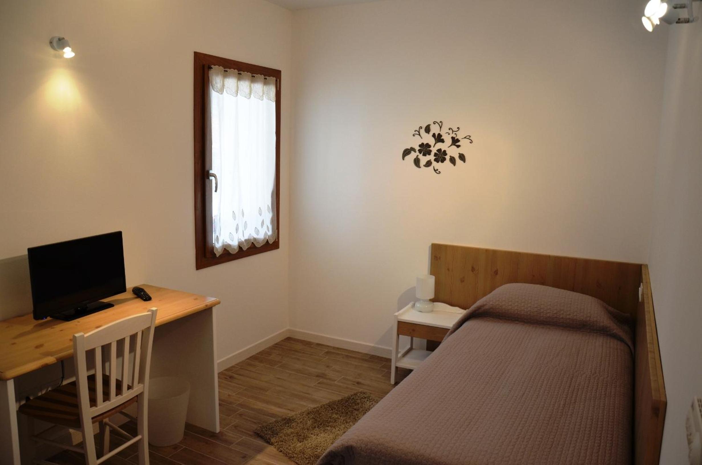 Triple Room - Photo 2