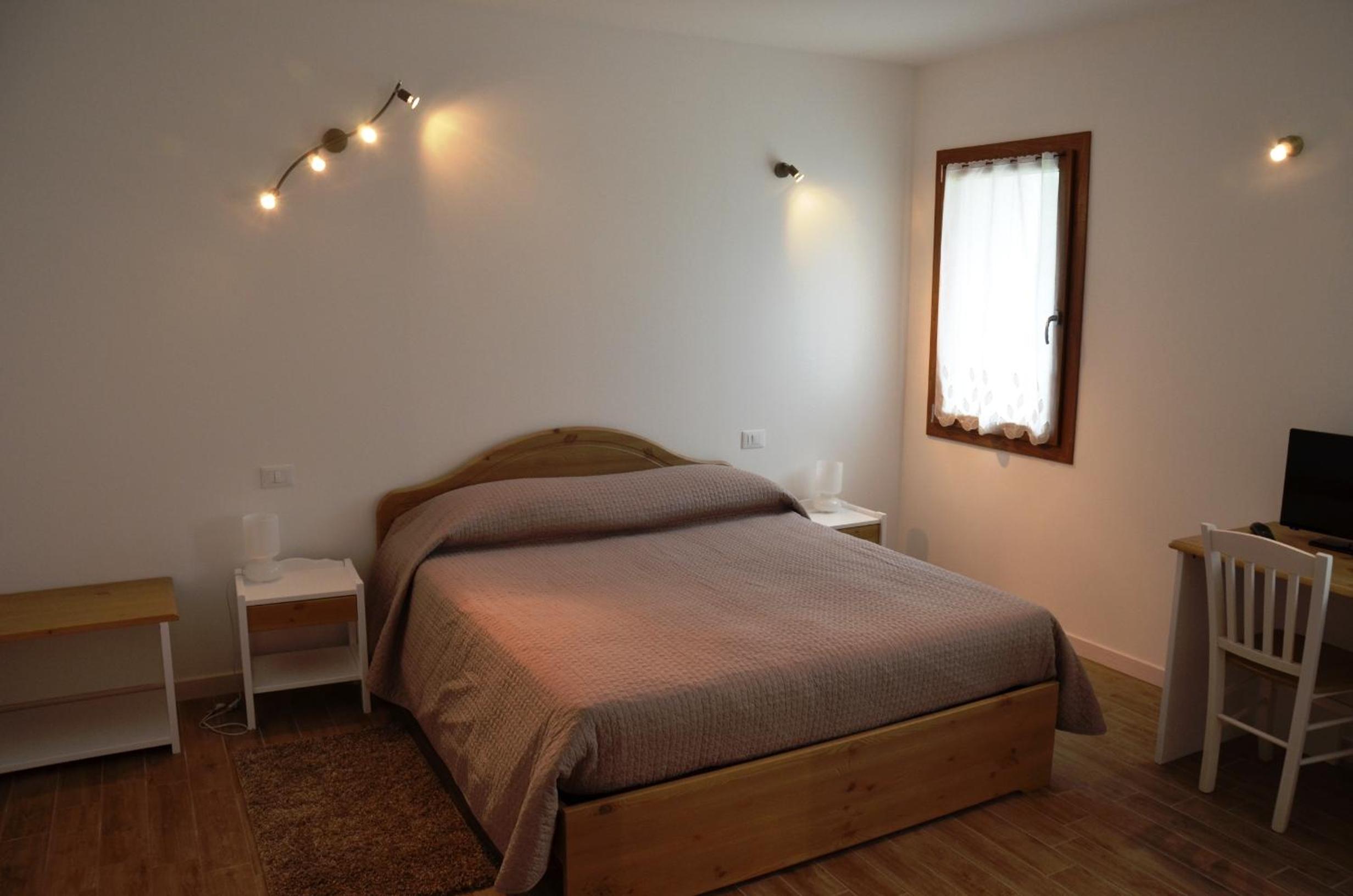 Double Room - Photo 3