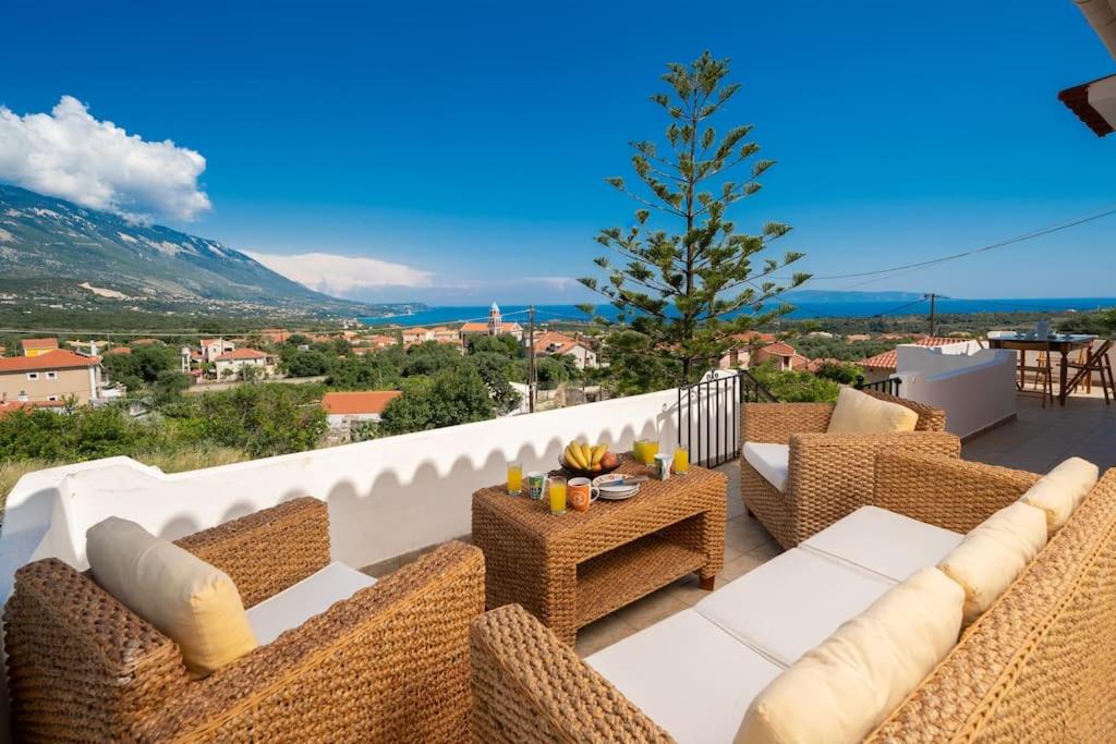 Villa with Sea View photo 3