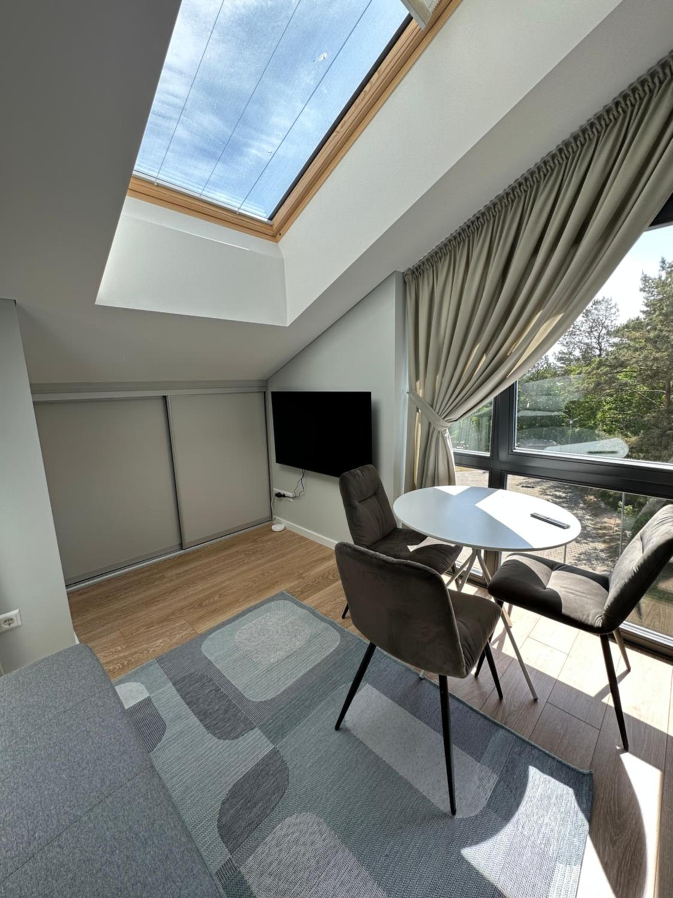 King Studio with Sofa Bed