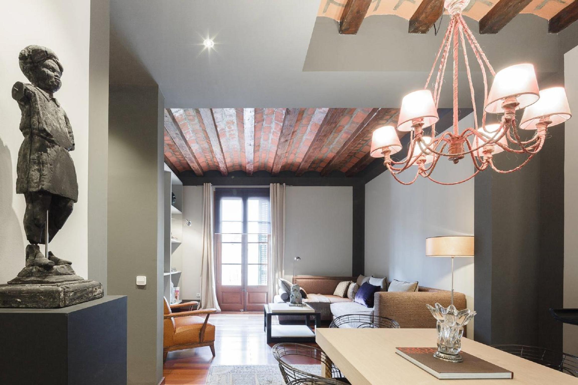 Apartamento de dos habitaciones superior - Carrer Pelai 5