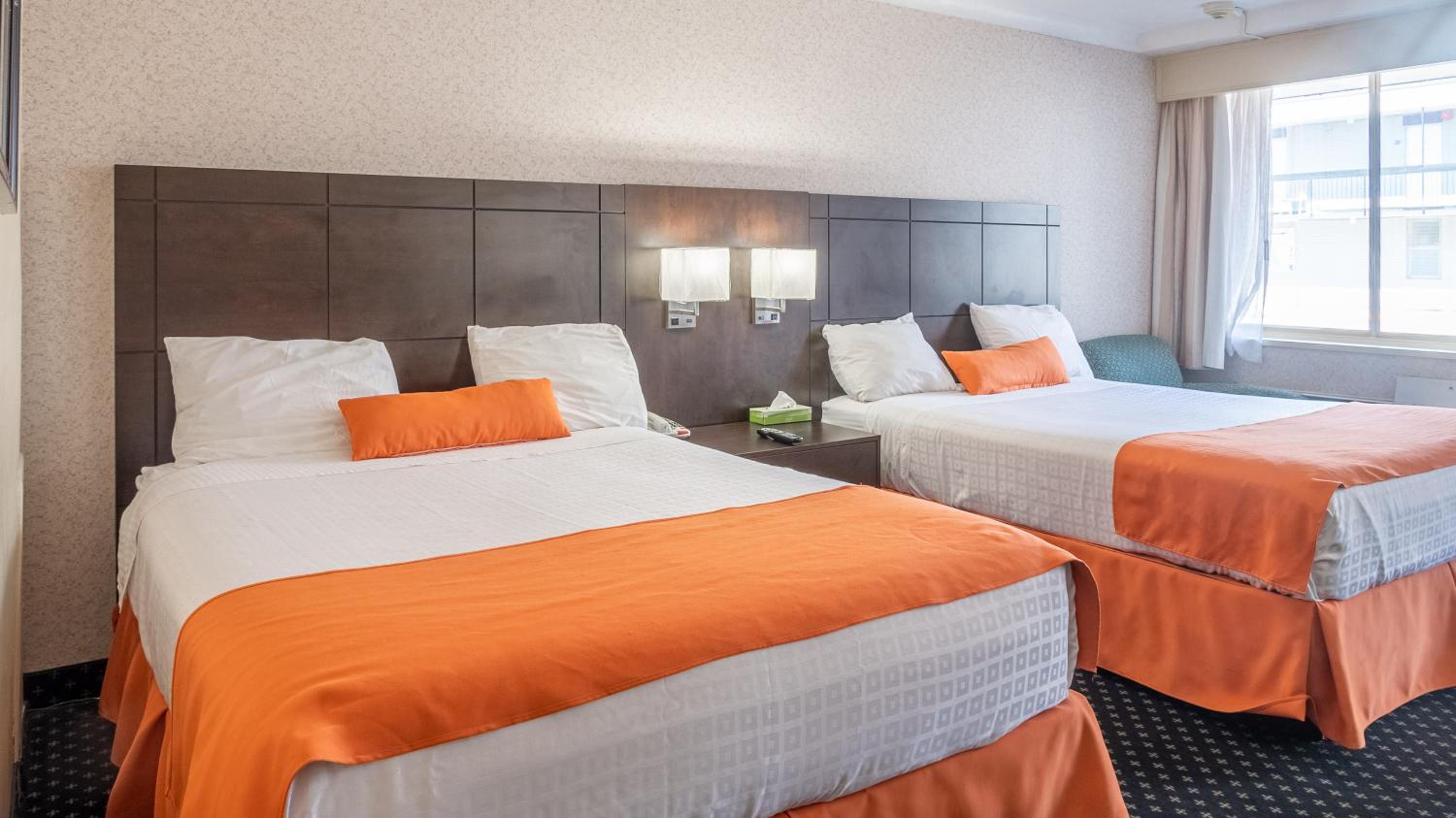 Double Room with Two Double Beds - Non-Smoking photo 1