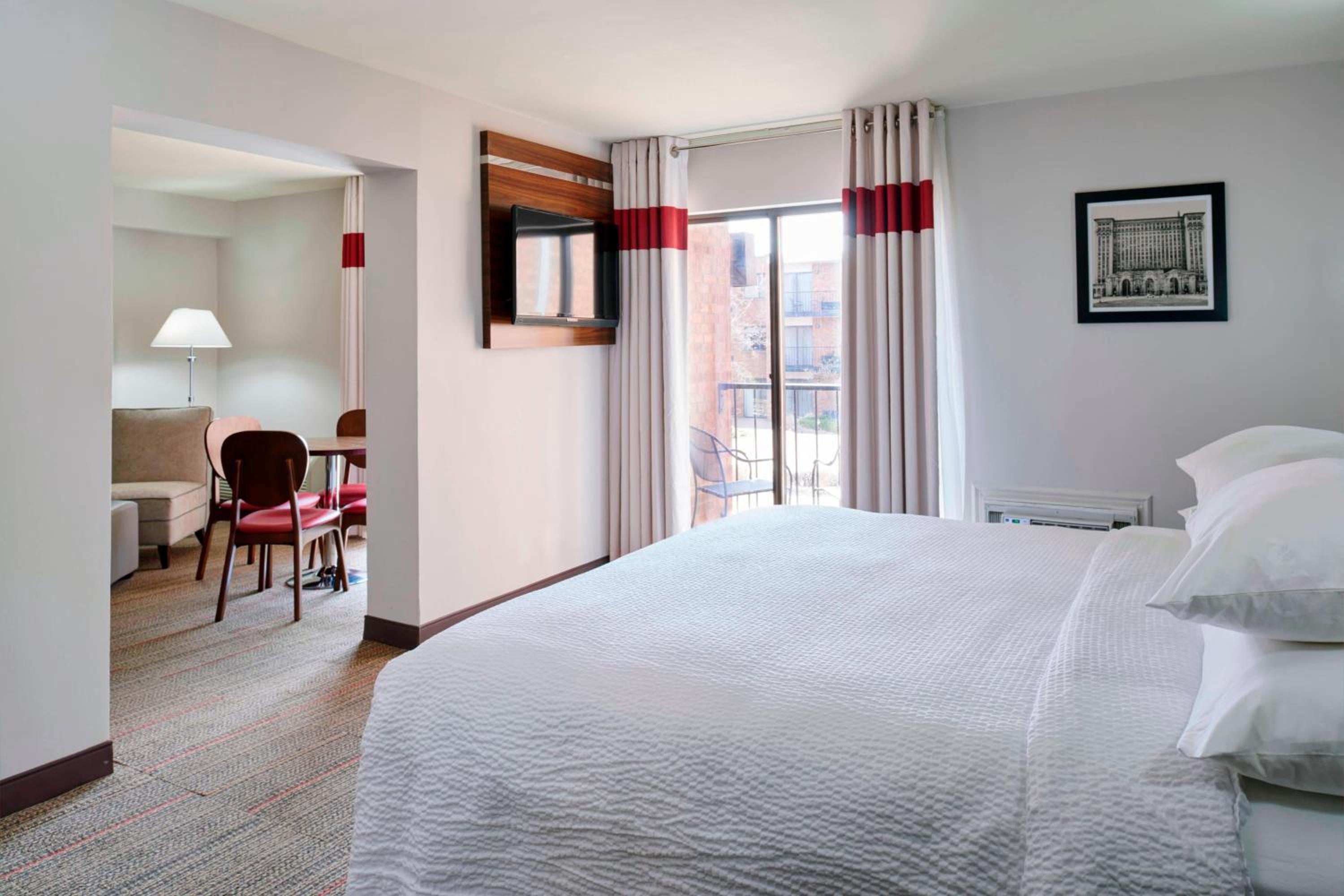 Wellness Suite, 1 Bedroom Suite, 1 King, City view - Photo 6