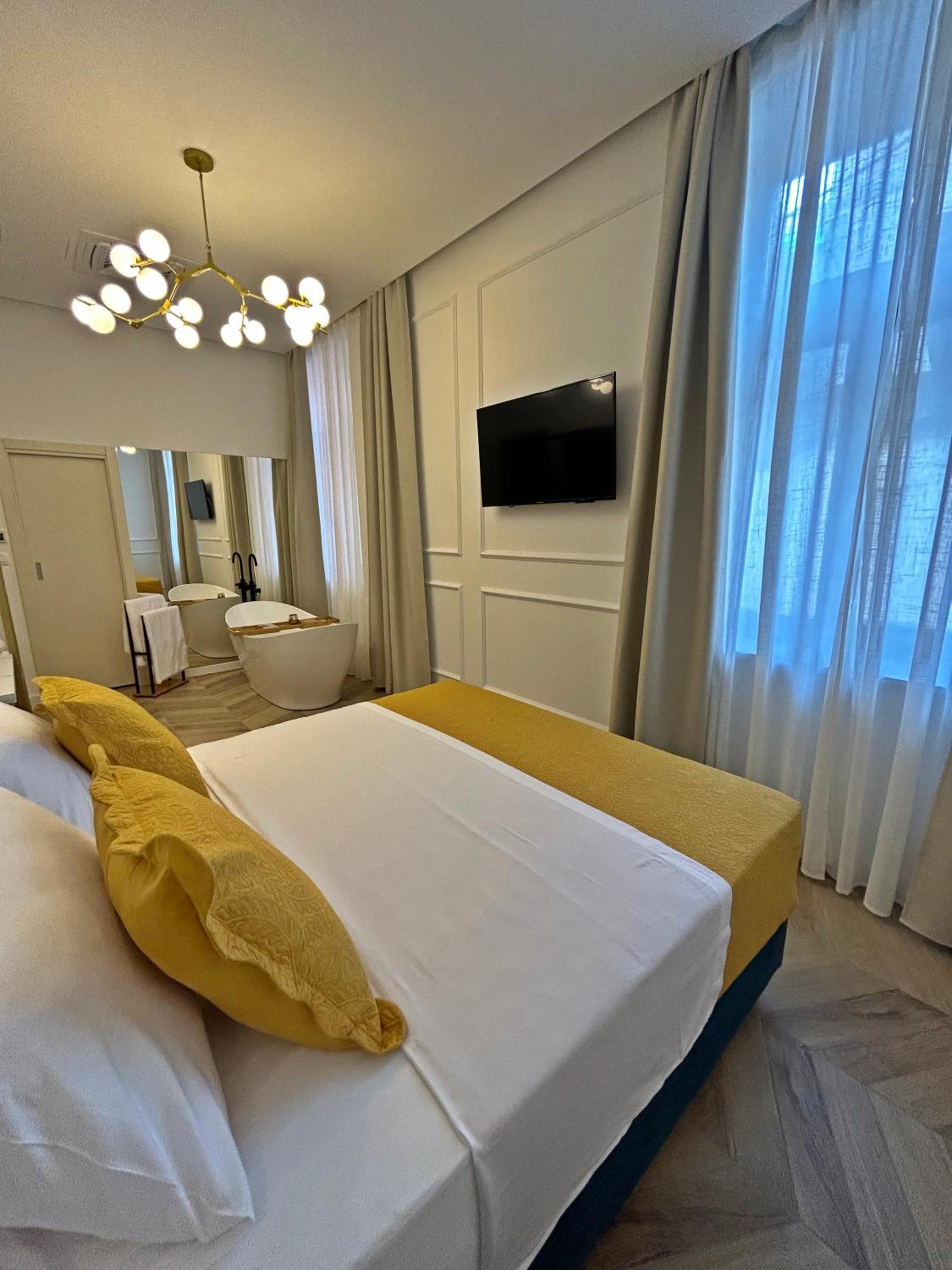 Deluxe Double Room with Bath