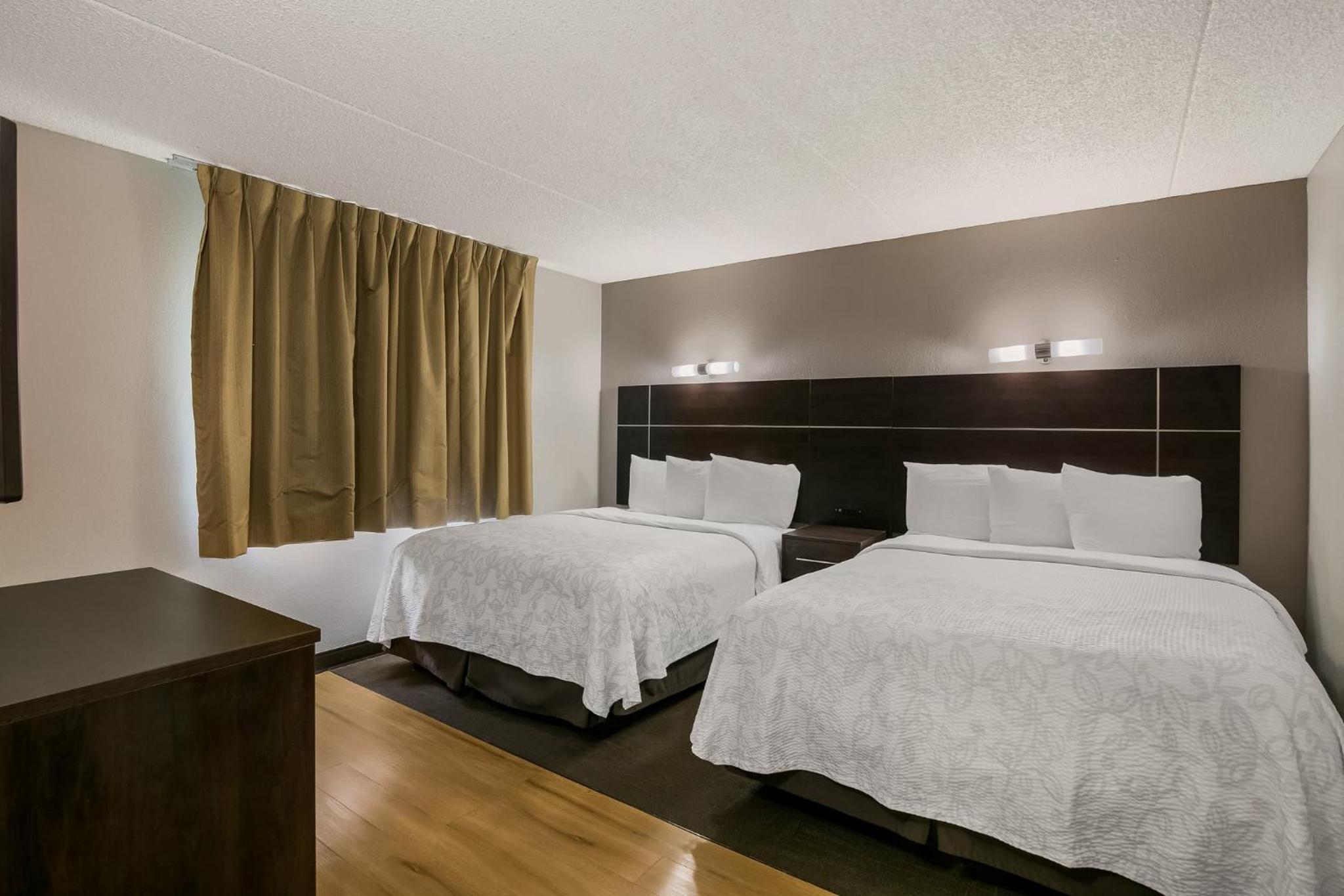  Suite with Two Queen Beds with Kitchenette and Balcony Smoke Free photo 3