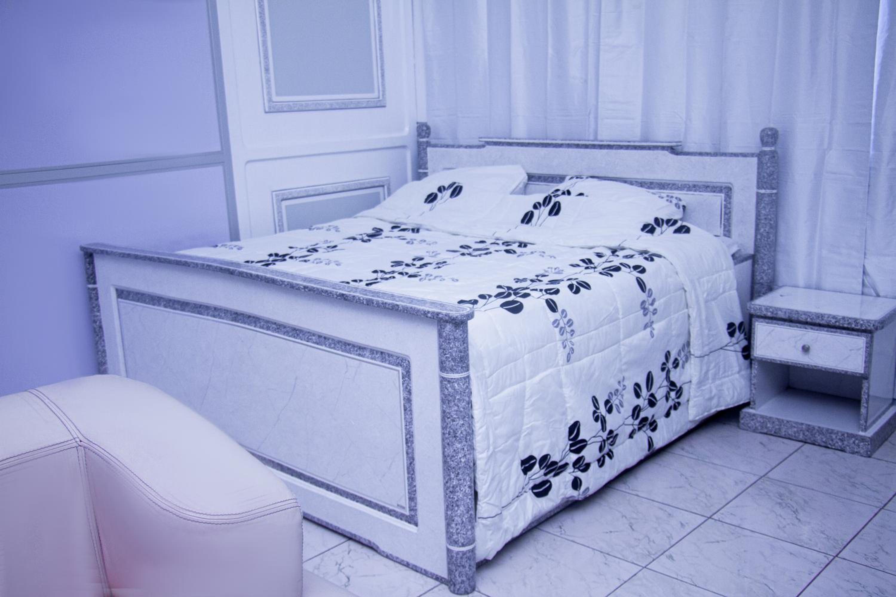 Deluxe Double Room (2 Adults + 1 Child) photo 2