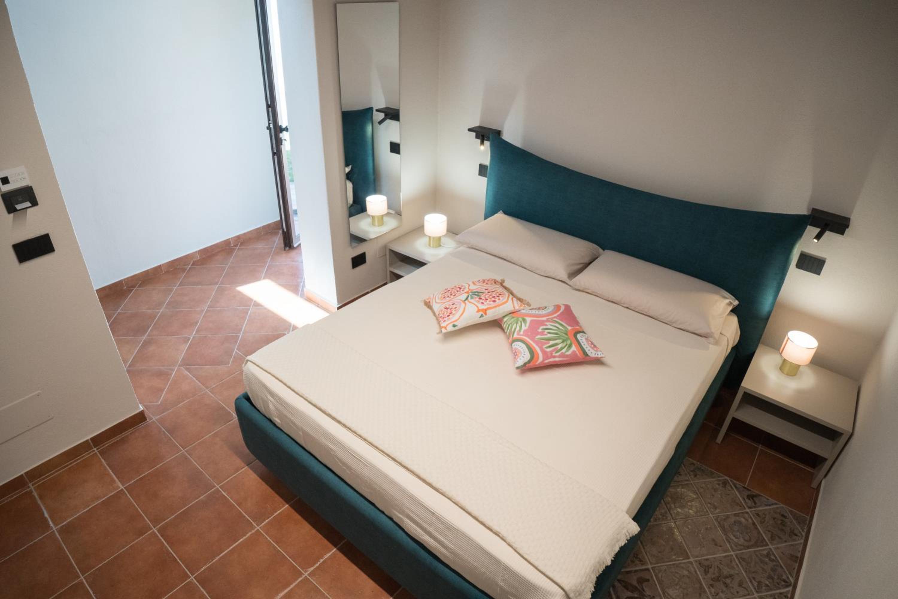 Deluxe King Room photo 1
