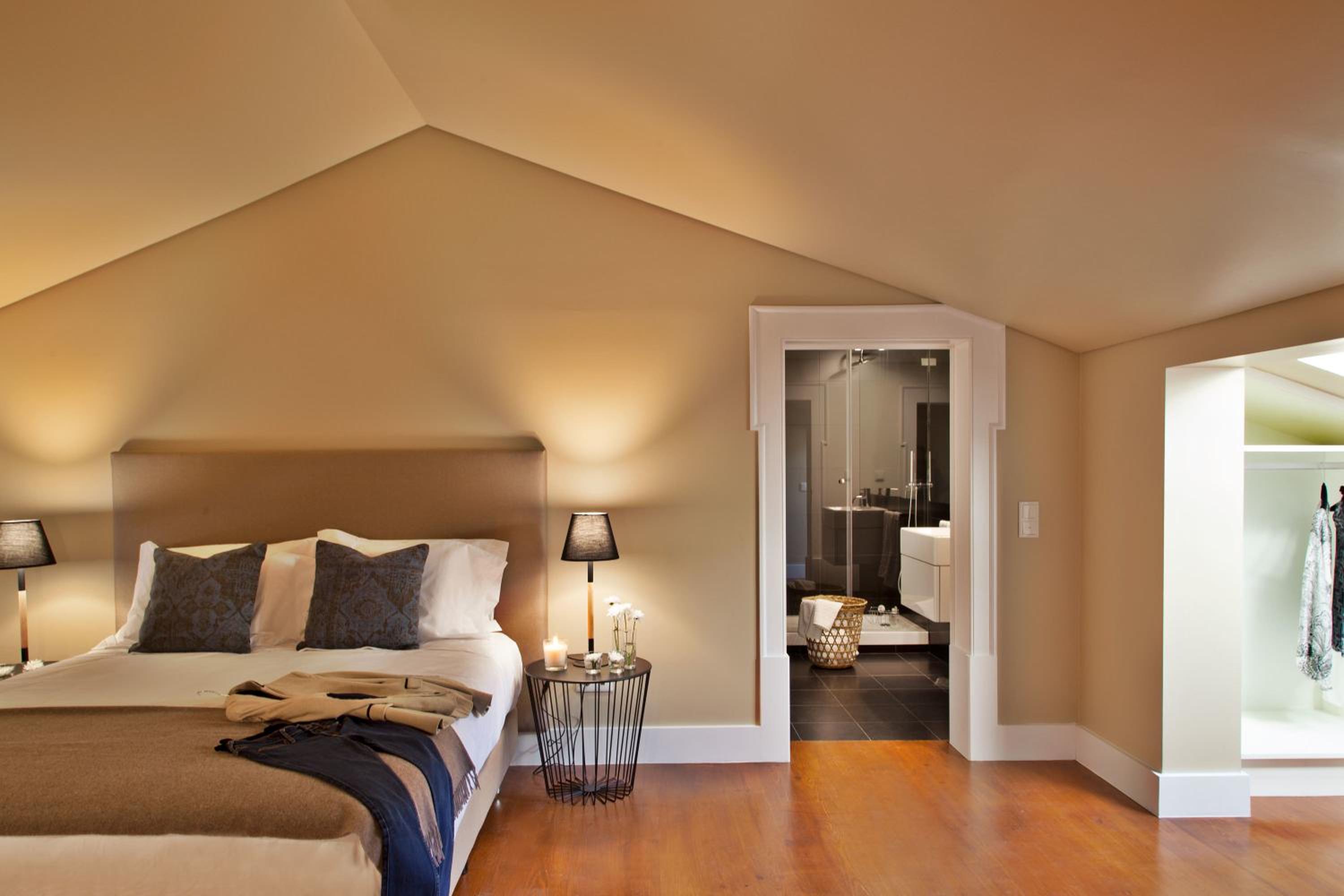 Three-Bedroom Apartment photo 2