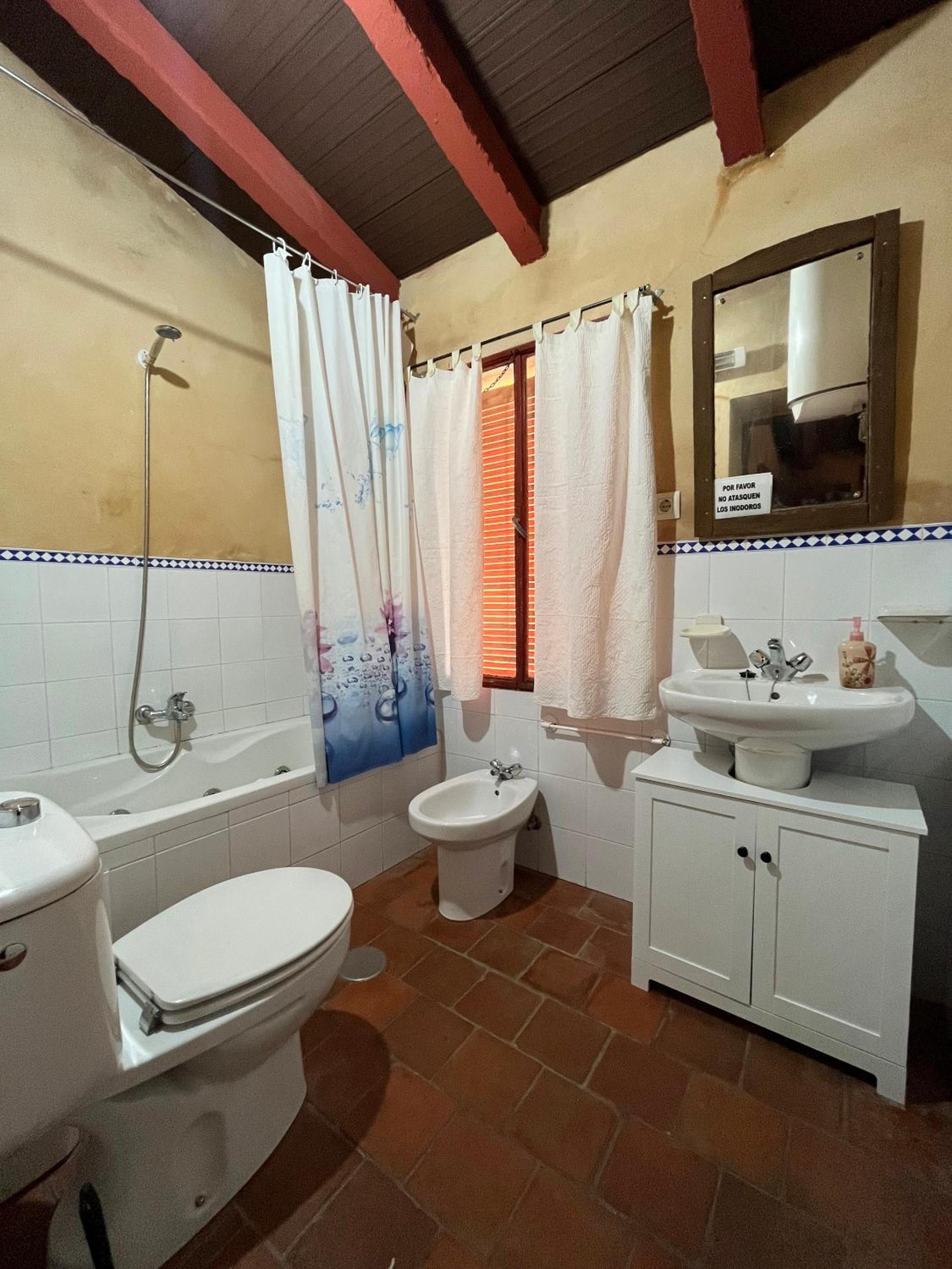 Three-Bedroom House photo 2