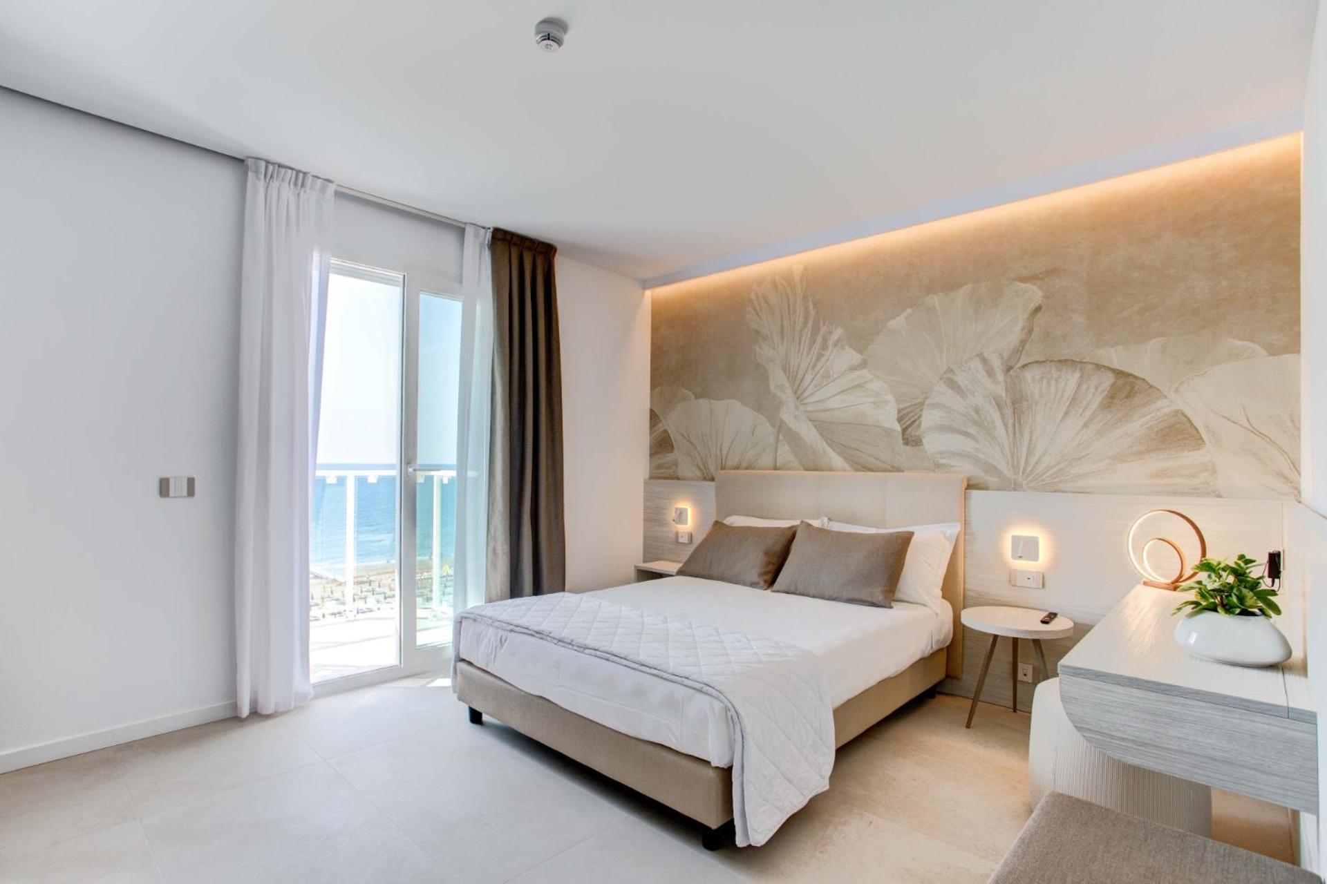 Junior Suite with Sea View photo 1