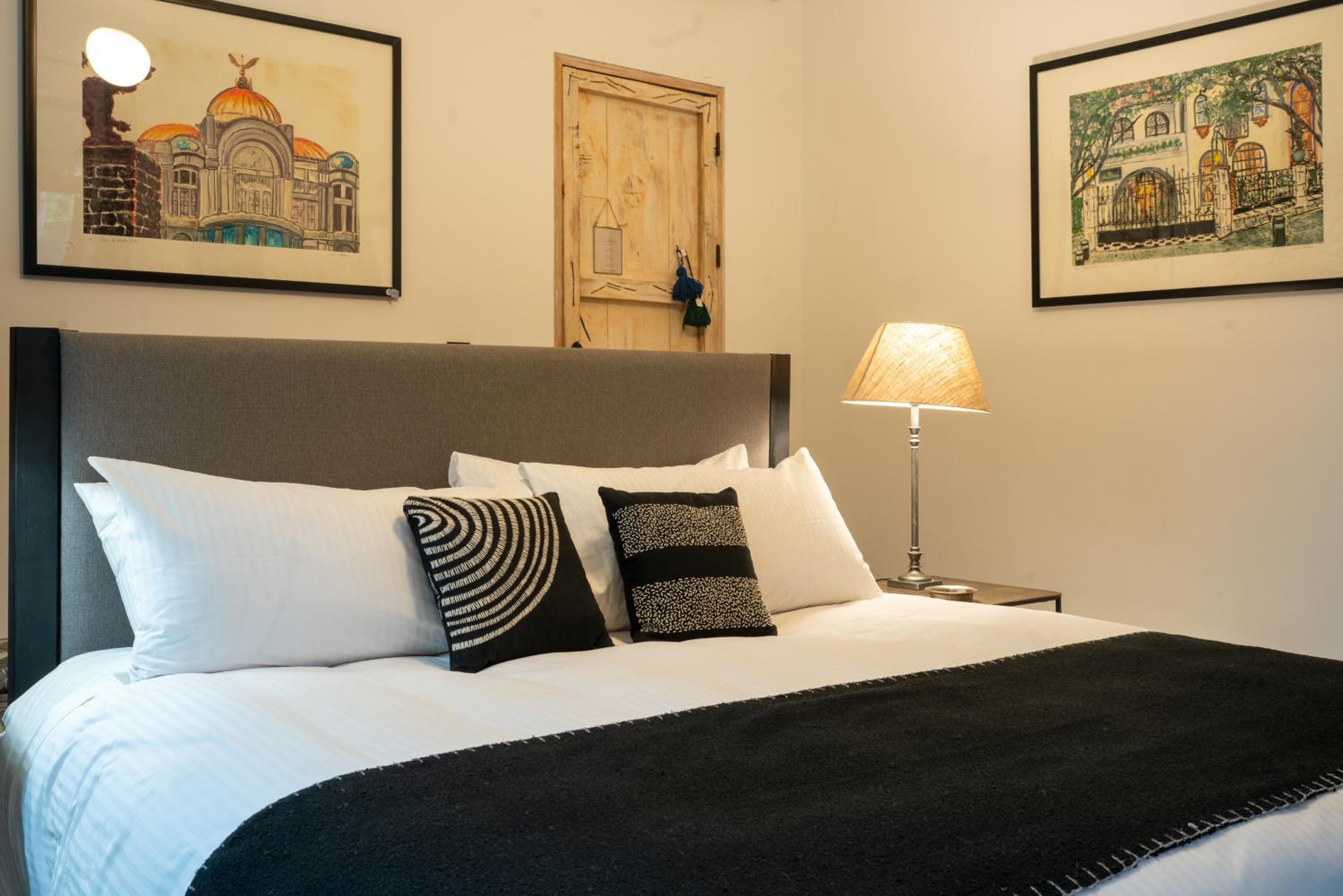 Superior Suite - Photo 20