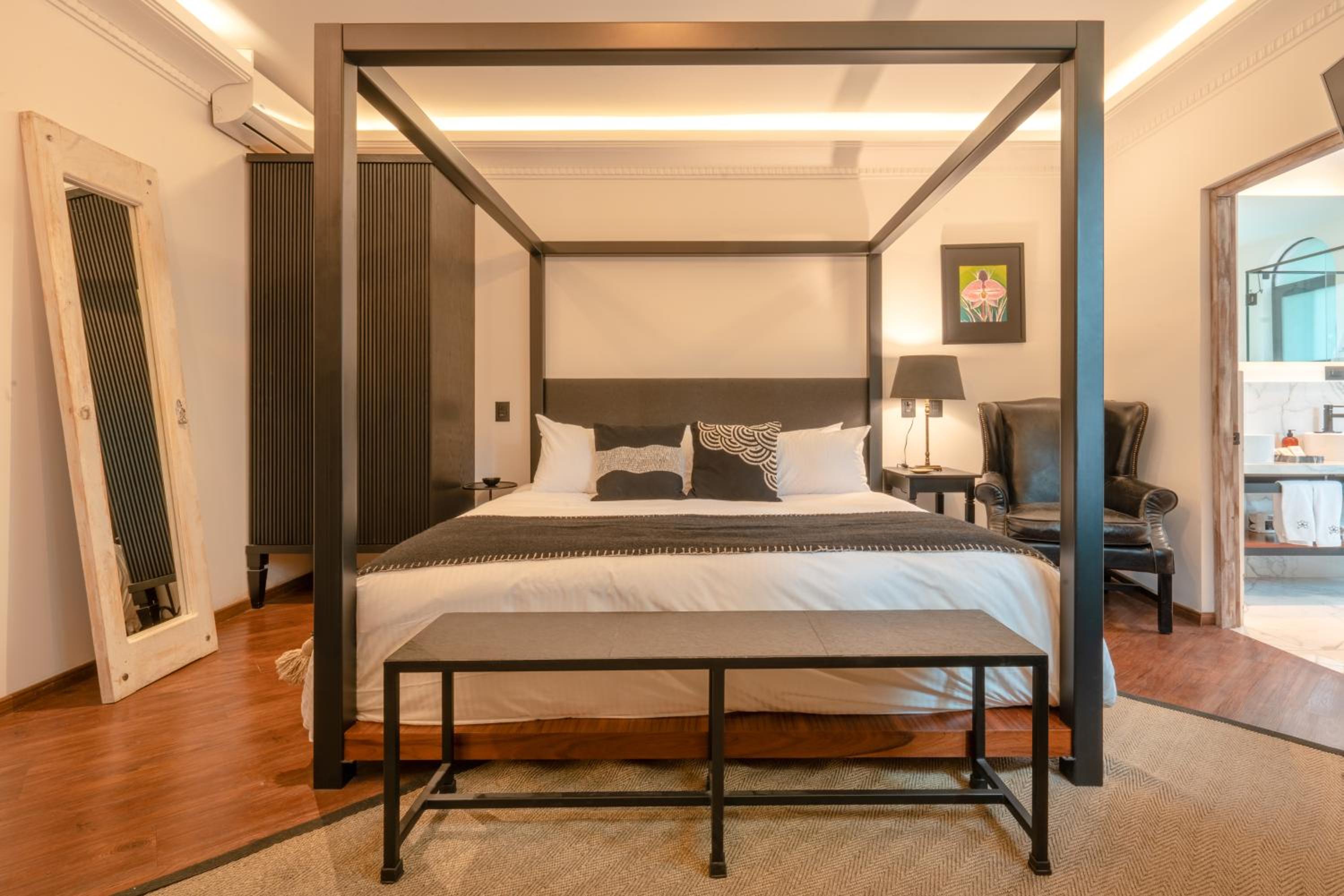 Superior Suite - Photo 48