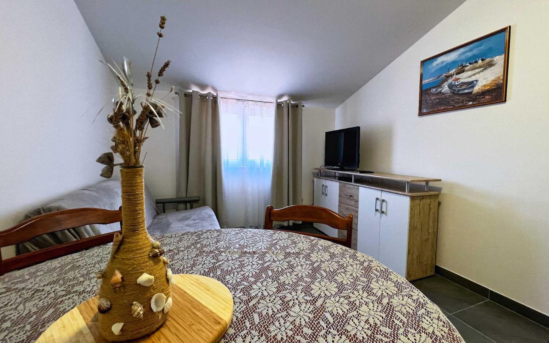 One-Bedroom Apartment with Sea View photo 1