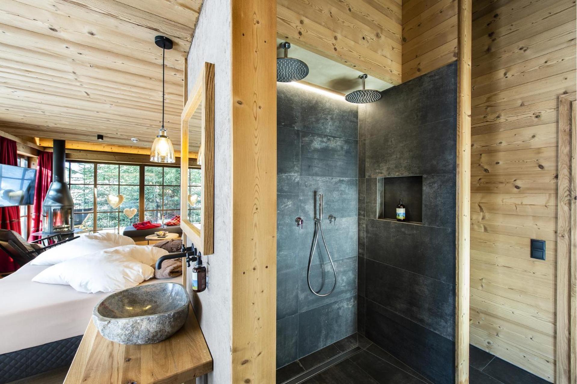 One-Bedroom Chalet - Photo 3
