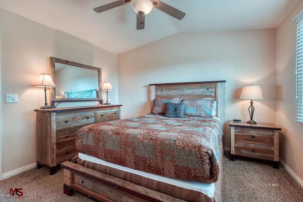Three-Bedroom House photo 2