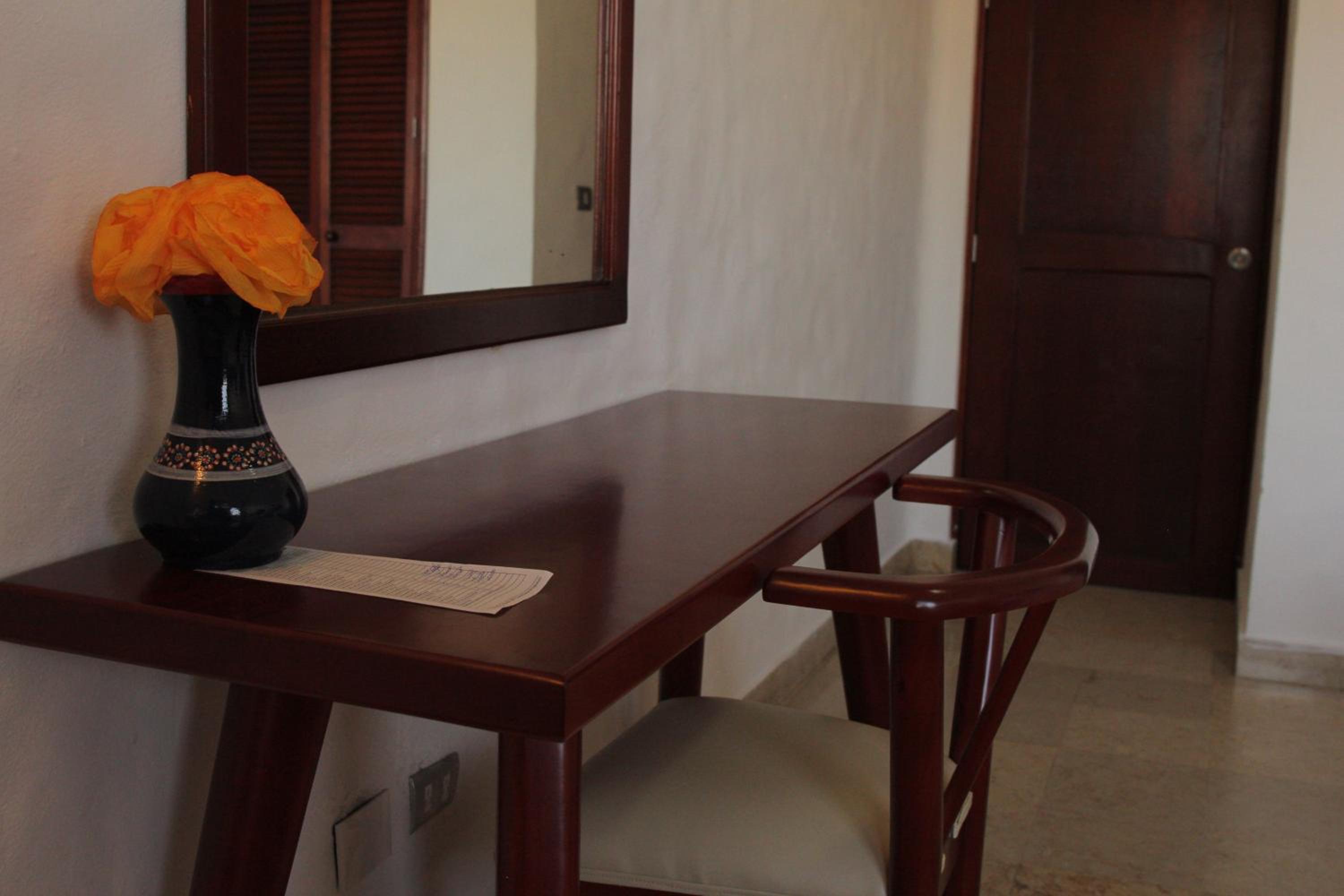 Double Room with Two Double Beds - Photo 3