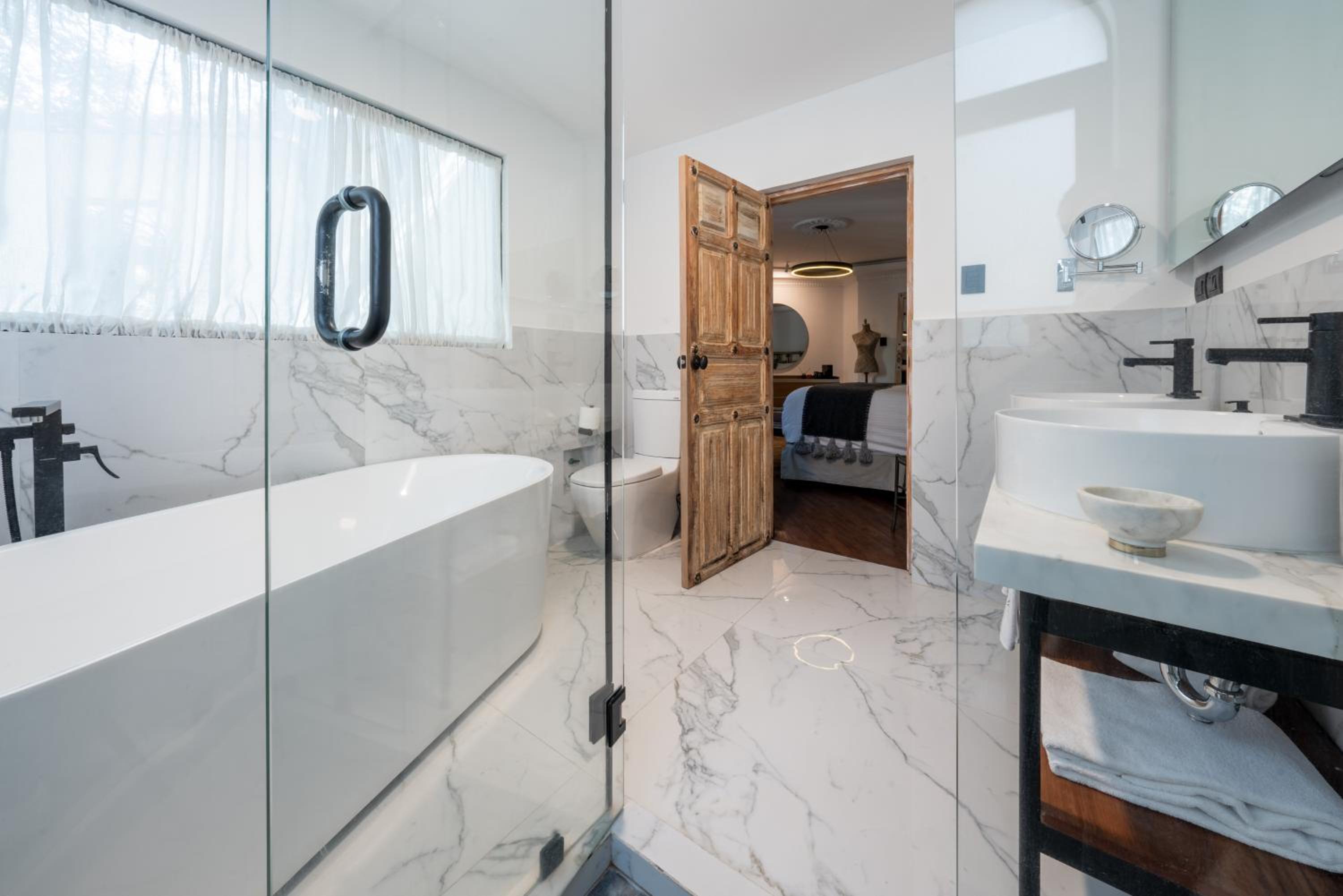 Superior Suite - Photo 24