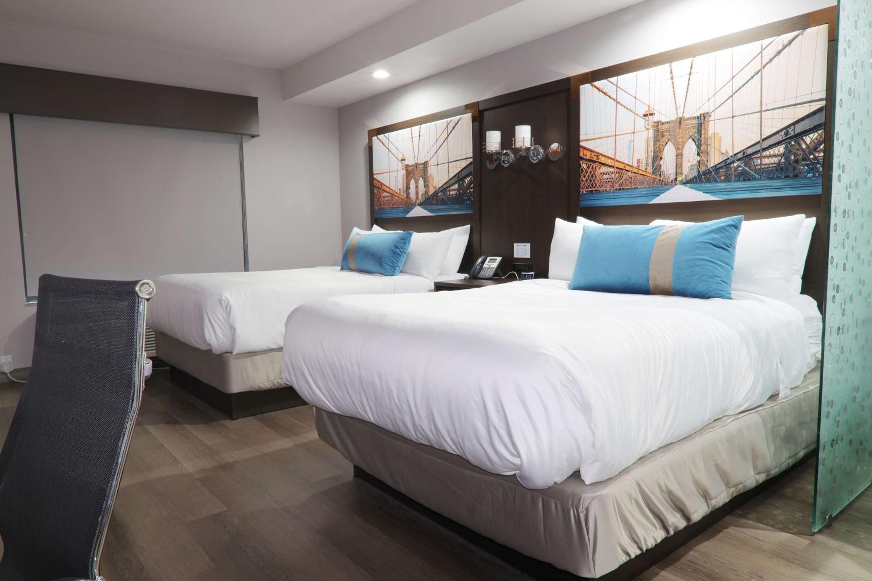 Queen Suite with Two Queen Beds - Non-Smoking - Photo 1