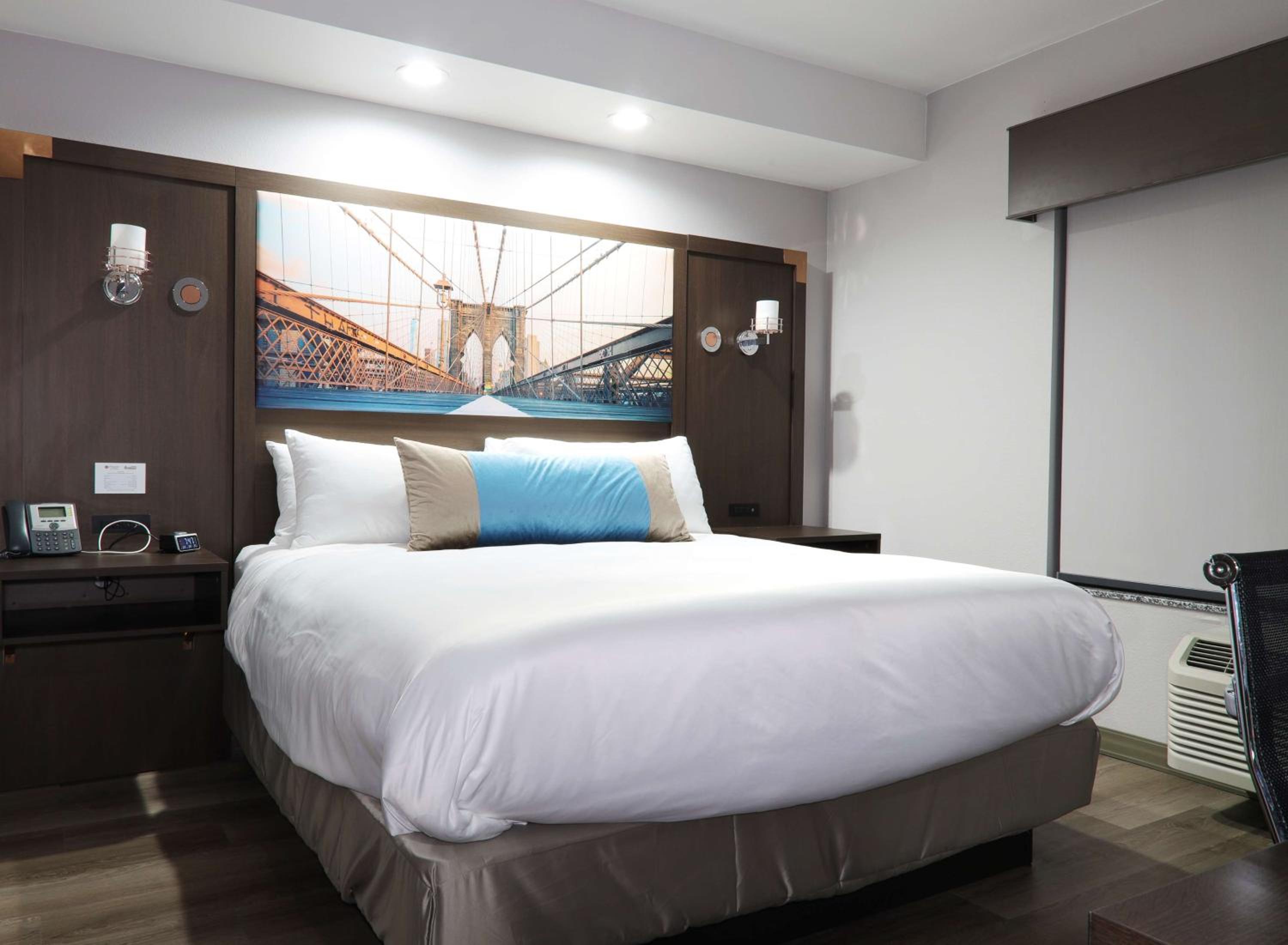 King Suite with Sofa Bed and Kitchen - Non-Smoking - Photo 1