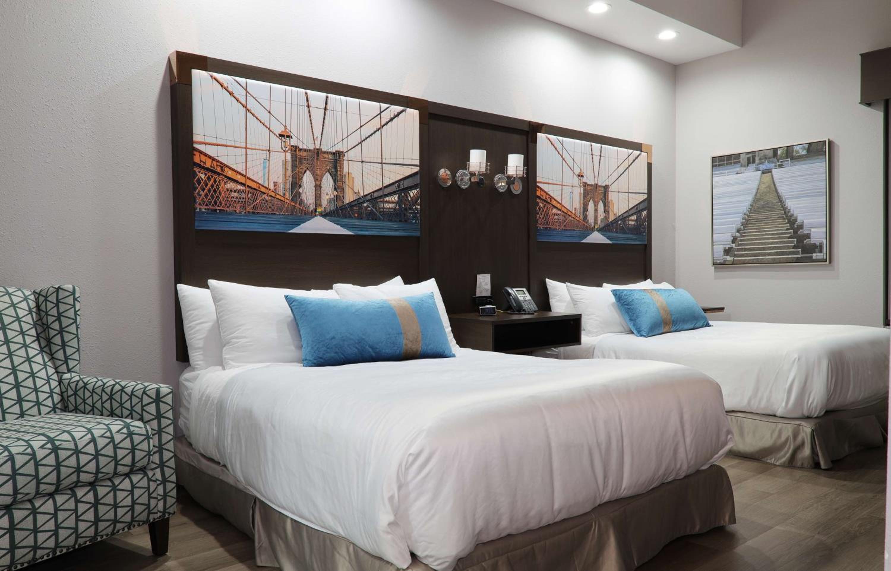 Queen Suite with Two Queen Beds and Roll-in Shower - Sofa Bed/Full Kitchen/Disability Access - Photo 1