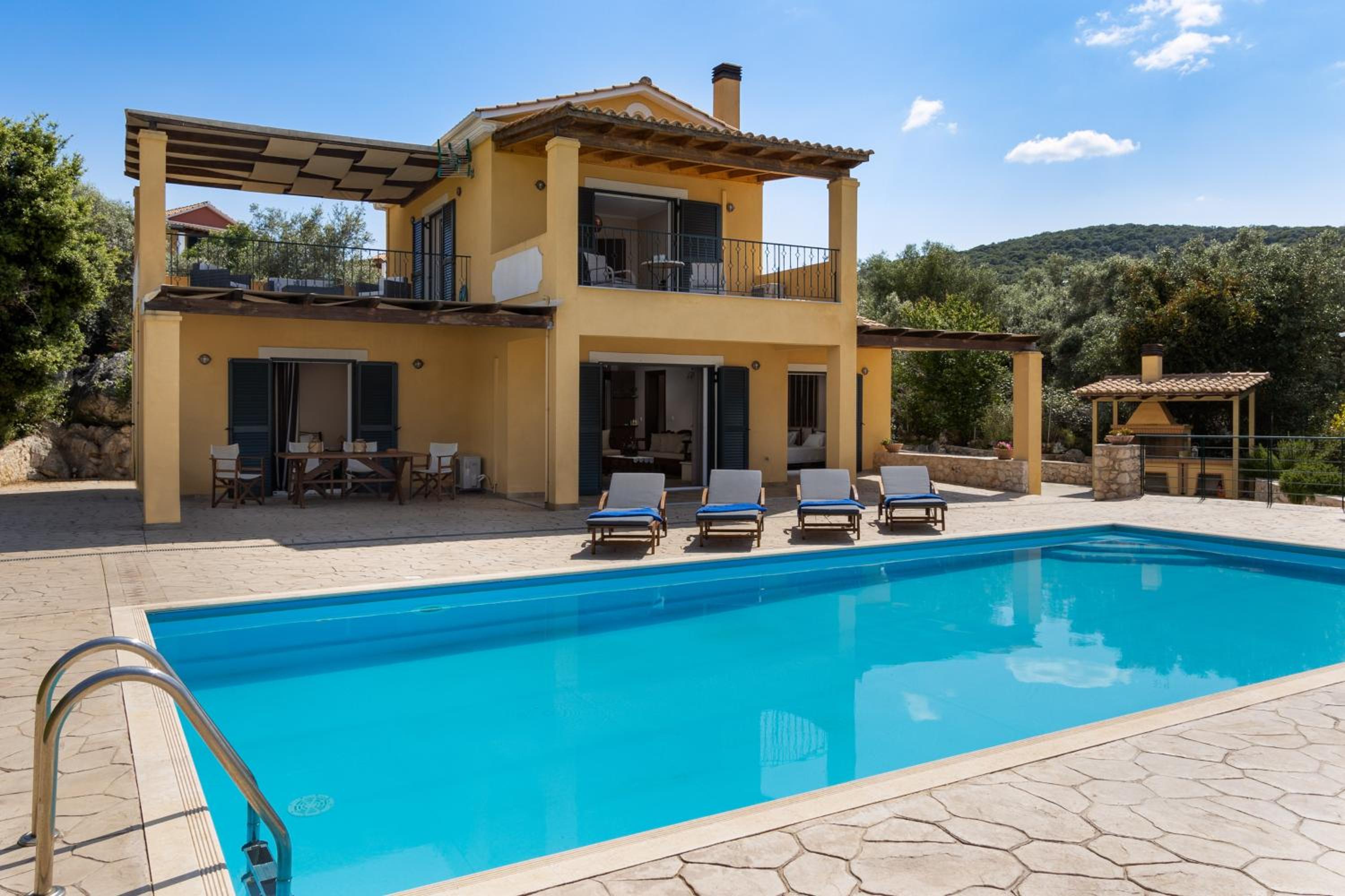 Villa with Private Pool photo 3