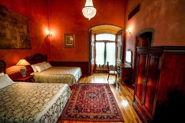 Superior Suite - Photo 2