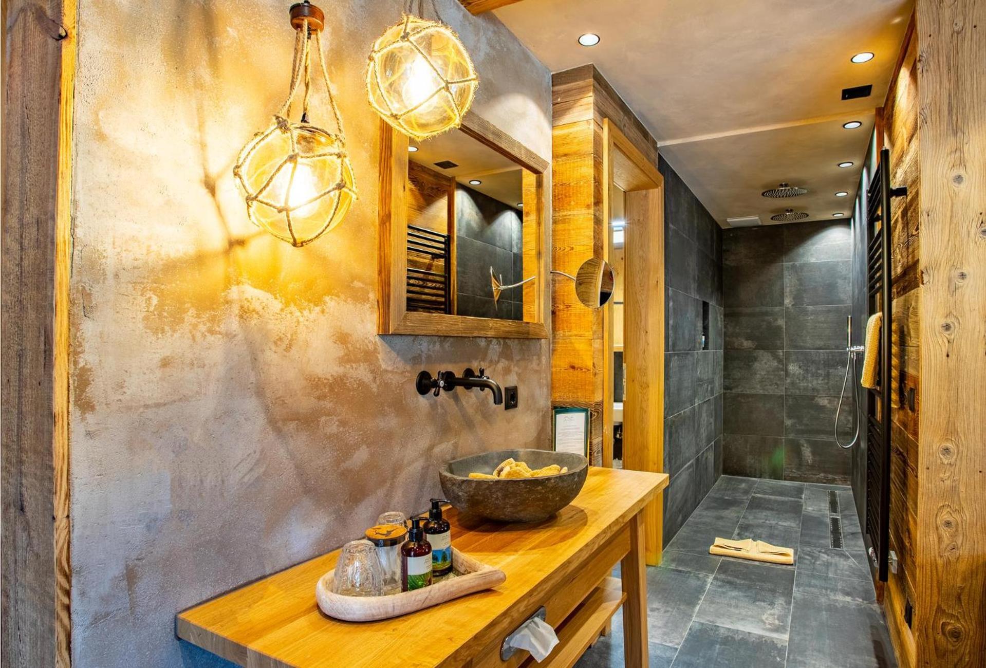 Two-Bedroom Chalet - Photo 3