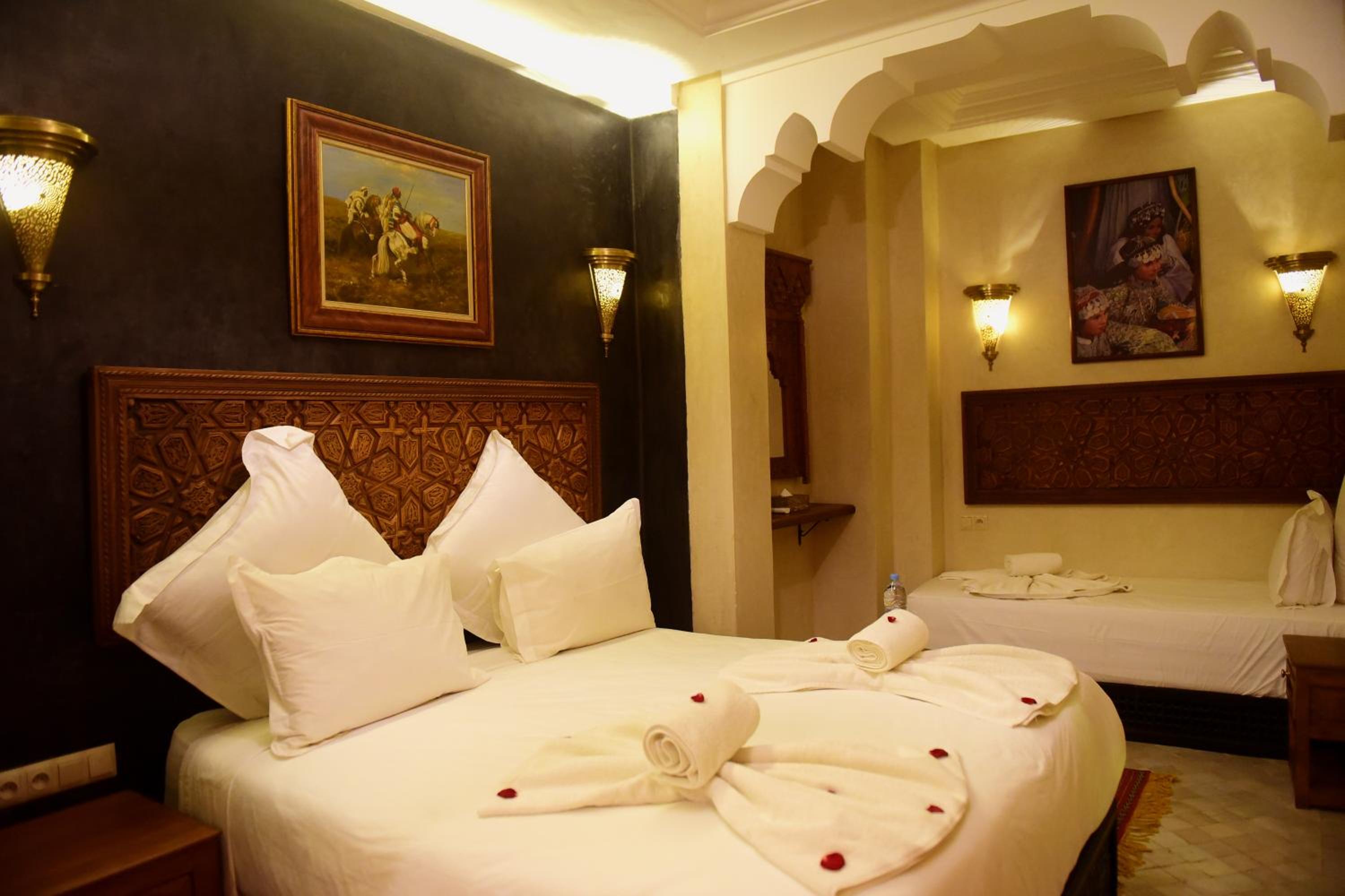 Deluxe Room - Photo 3
