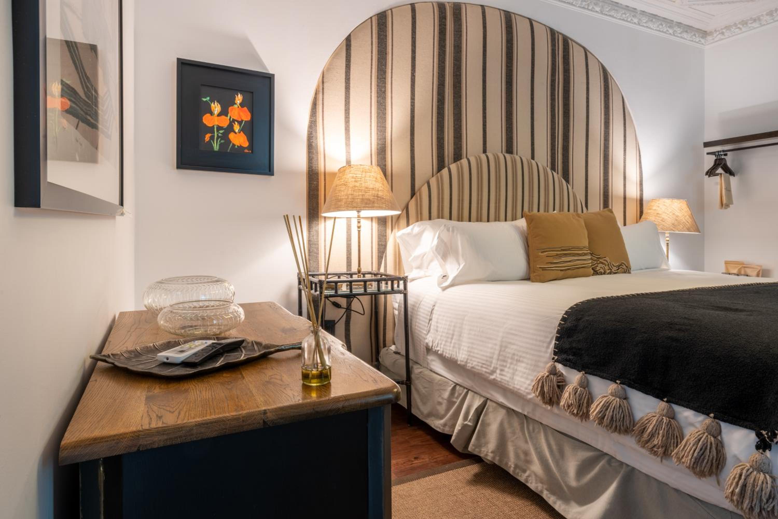 Standard Suite - Photo 1