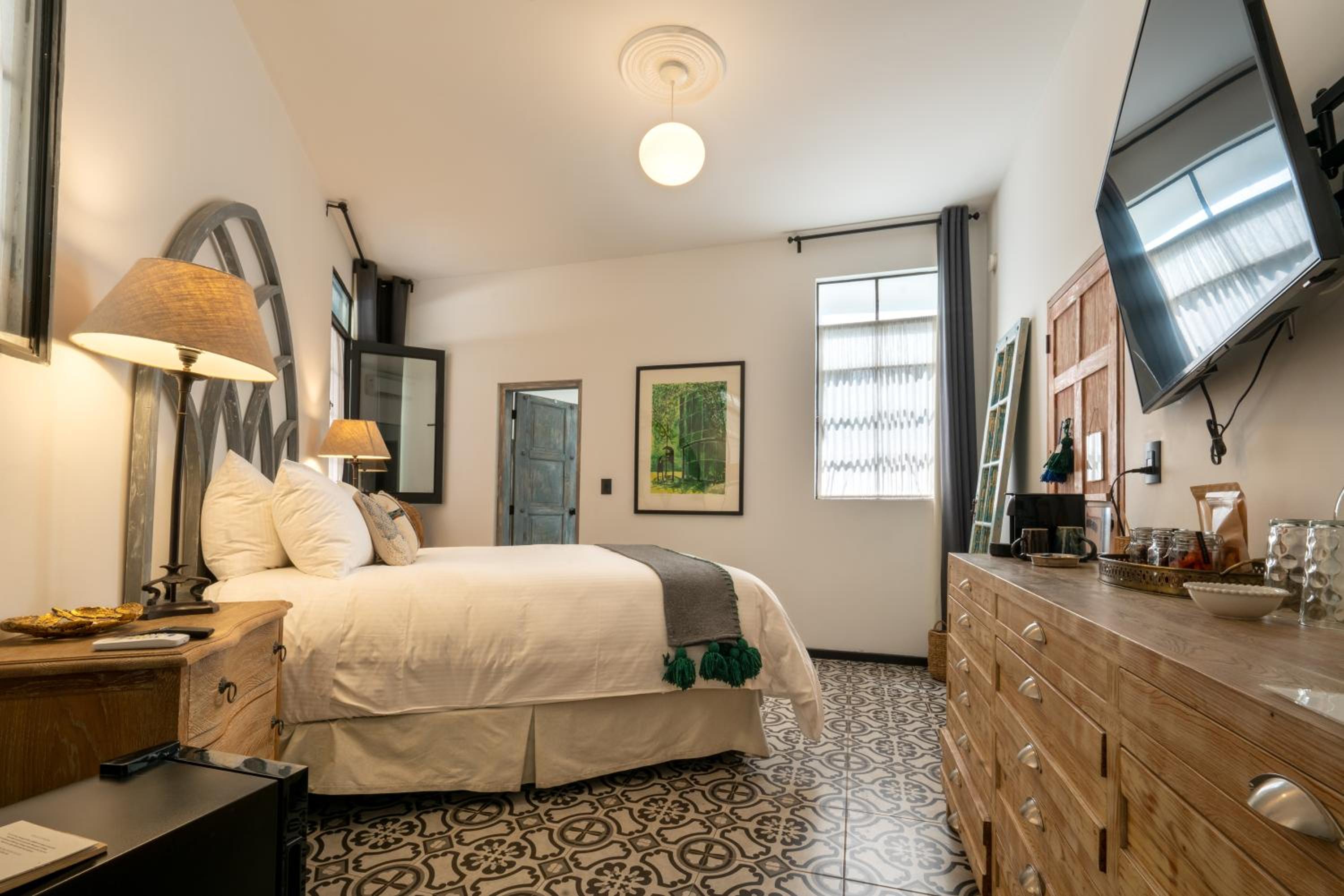 Standard Suite - Photo 58
