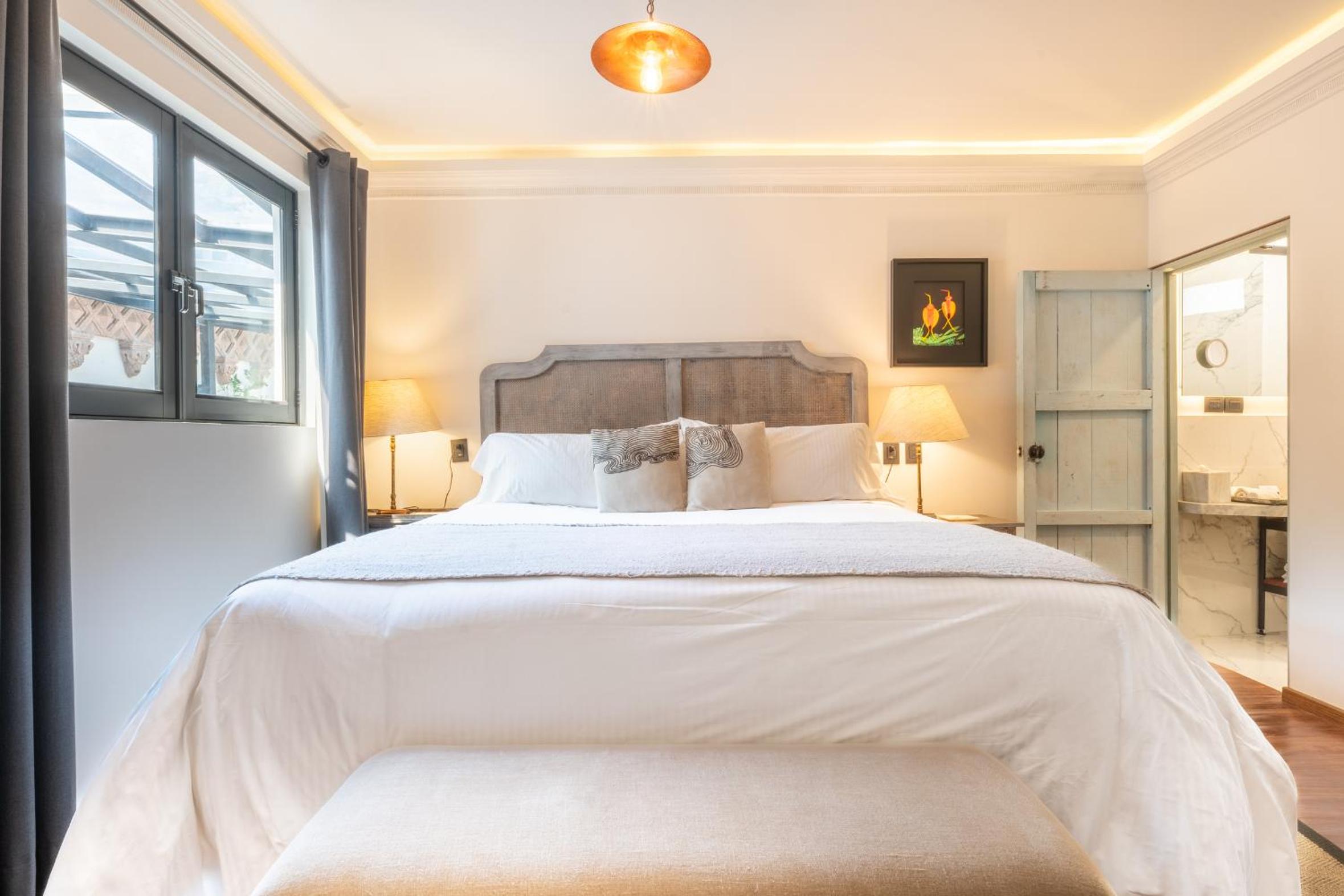 Standard Suite - Photo 82